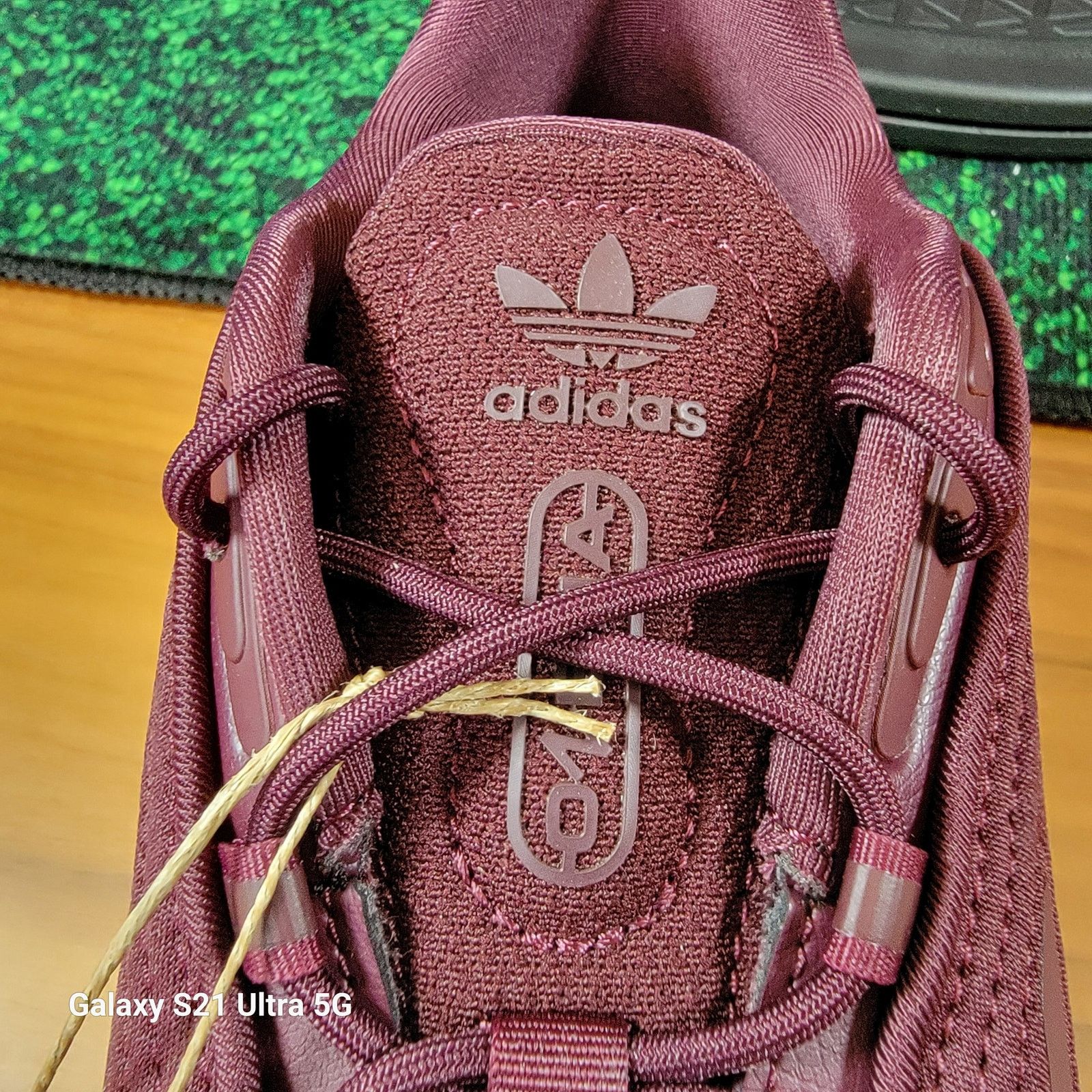 Adidas Ozelia Jr IG7469 GS Maroon Sz 5