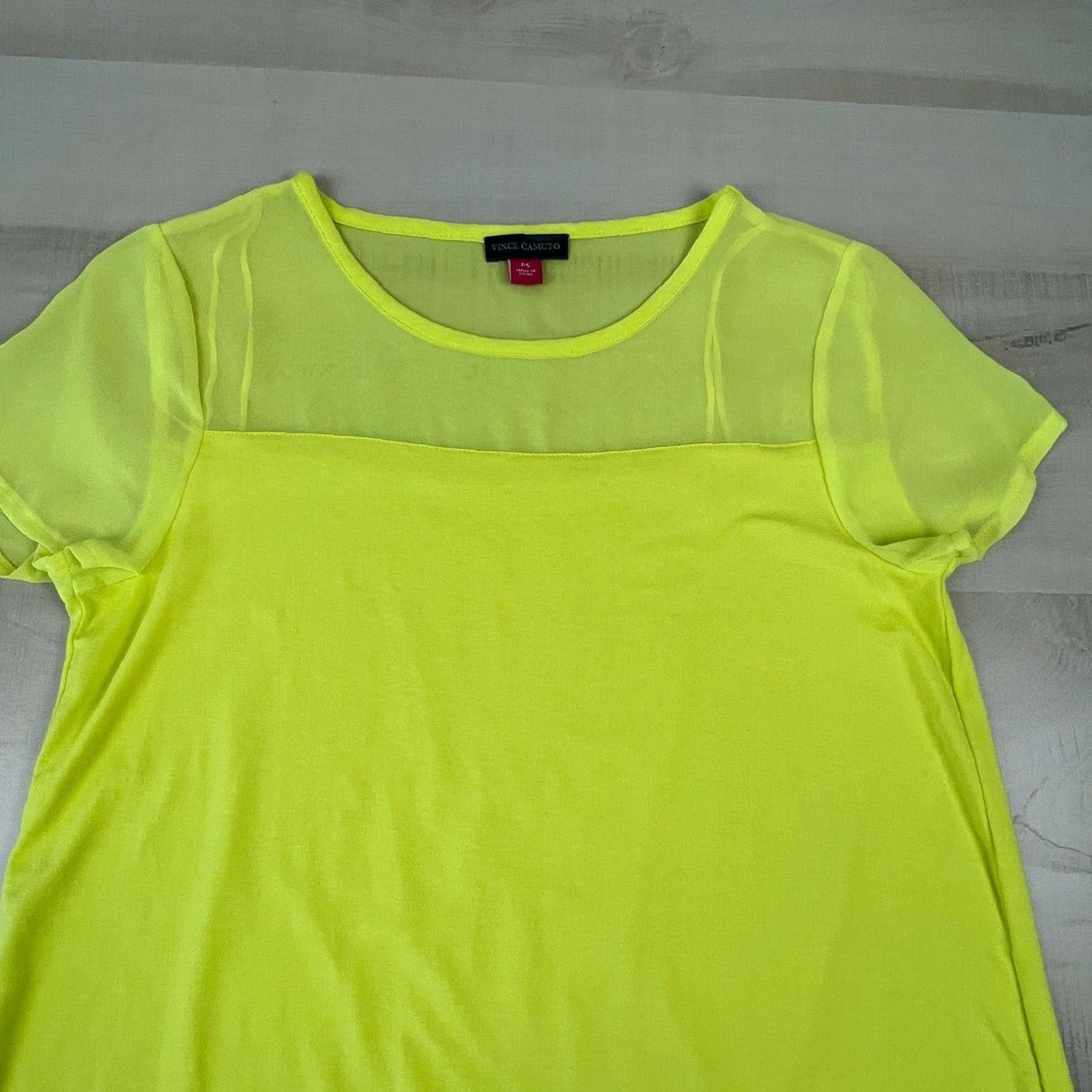 Vince Camuto Vince Camuto Women's Petite Small Yellow Short Sleeve Blouse Sheer Shoulder Hem Top Size S / US 4 / IT 40 - 2 Thumbnail