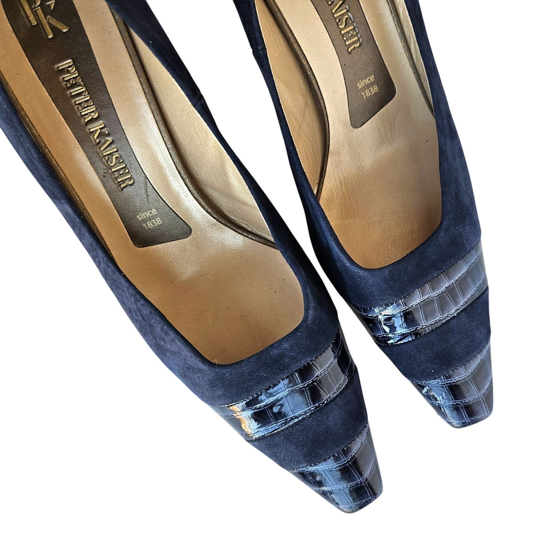 Other Vintage Peter Kaiser Suede Navy Blue Leather pumps NWOT Germ Size US 9.5 / IT 39.5 - 13 Thumbnail