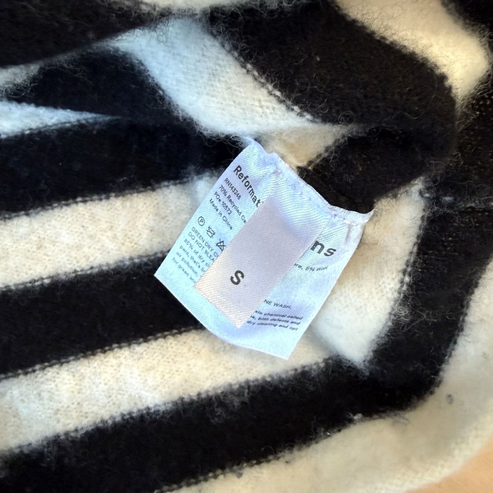 Reformation Reformation Sweater Women's S Black White Striped Cashmere Knit Pullover Logo Long Sleeve Winter Fall Spring Designer New York Size S / US 4 / IT 40 - 7 Thumbnail