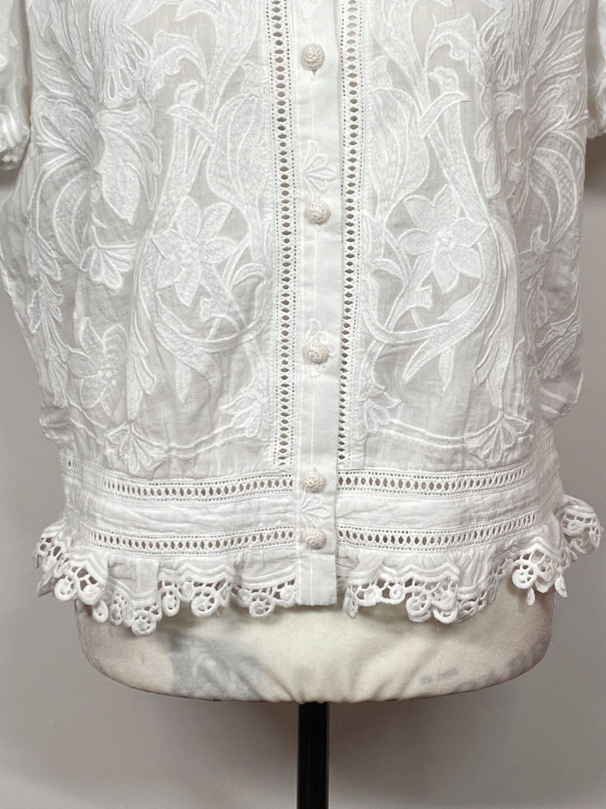 Alice + Olivia ALICE + OLIVIA Loryn Embroidered Short-Sleeve Blouse size XL Size XL / US 12-14 / IT 48-50 - 7 Thumbnail