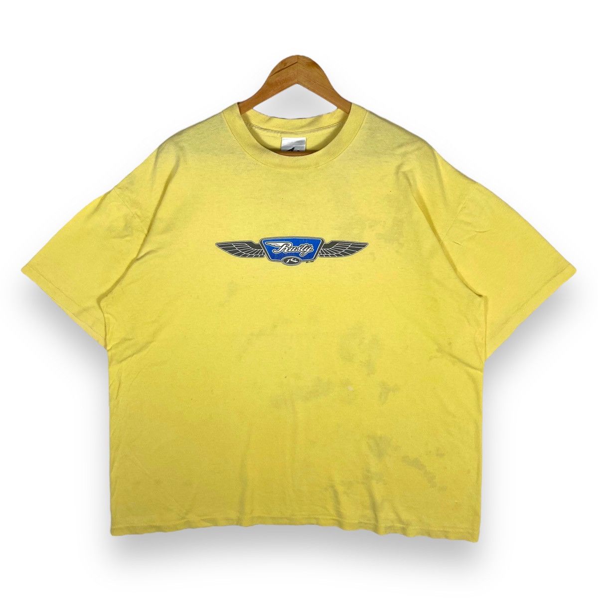 Rusty × Vintage VINTAGE 1997 RUSTY WINGED LOGO DISTRESSED TEE Size US XL / EU 56 / 4 - 1 Thumbnail