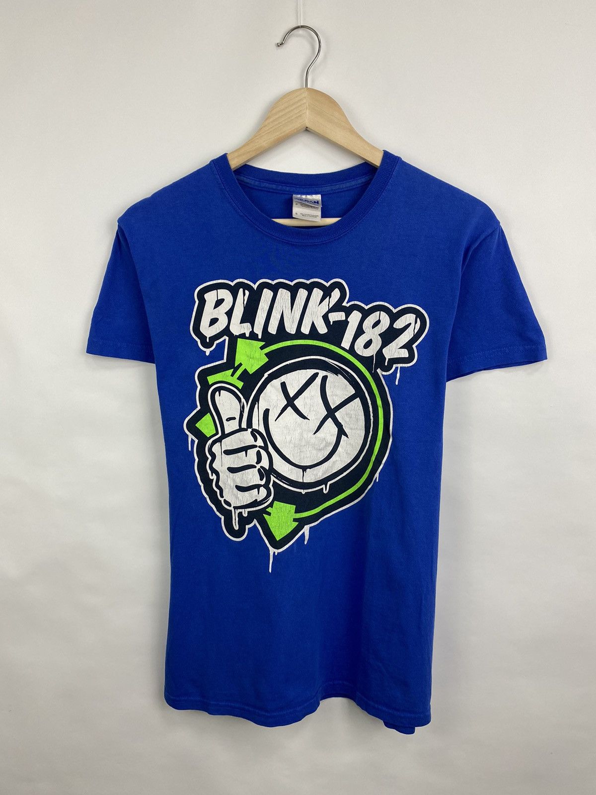 Band Tees Vintage Blink 182 t-shirt Rock Band Rare Retro Hype Y2K Size US S / EU 44-46 / 1 - 3 Thumbnail