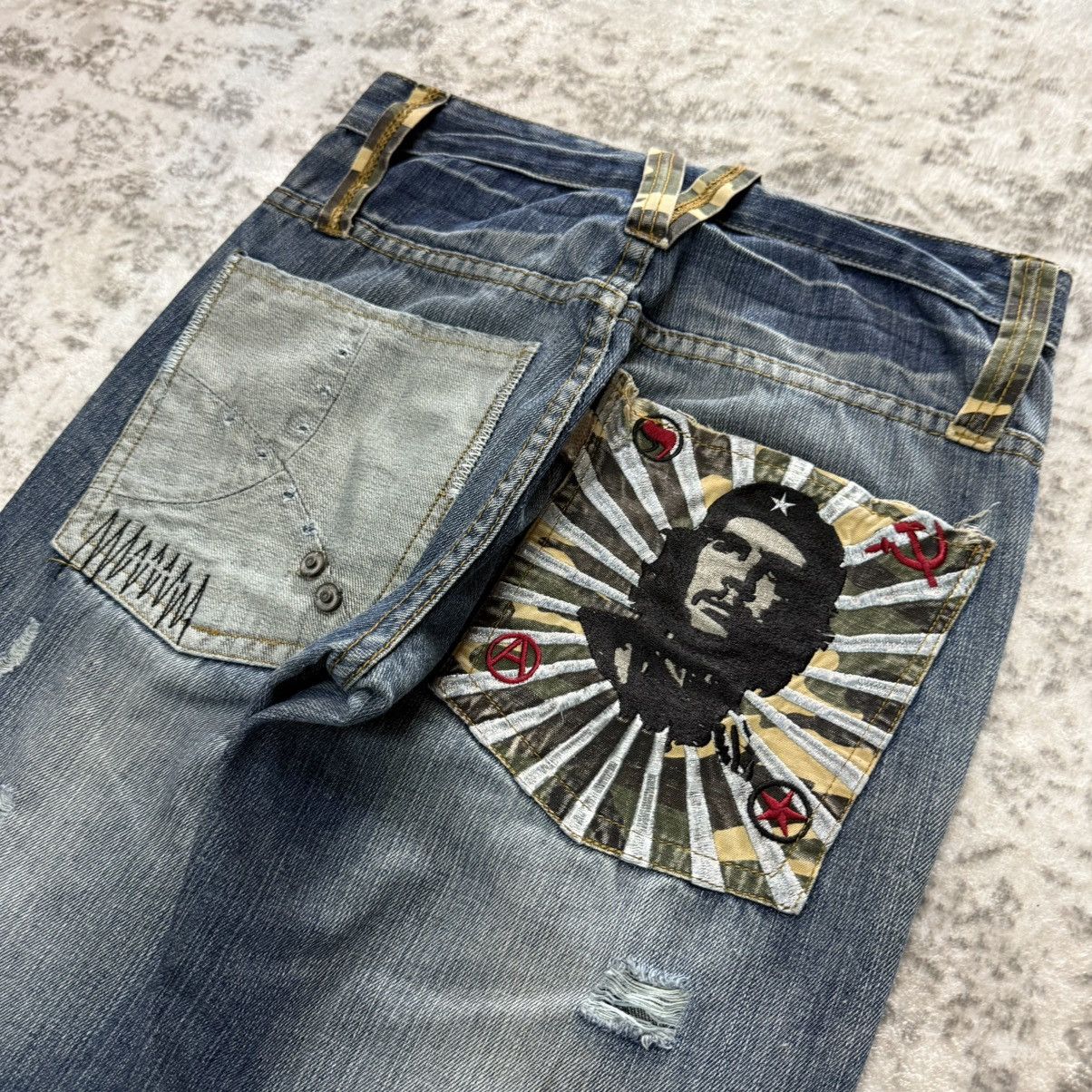 Red Monkey 2000s Techno Japan Embroidery Che Guevara Fade Wash Jeans Size US 29 - 14 Thumbnail