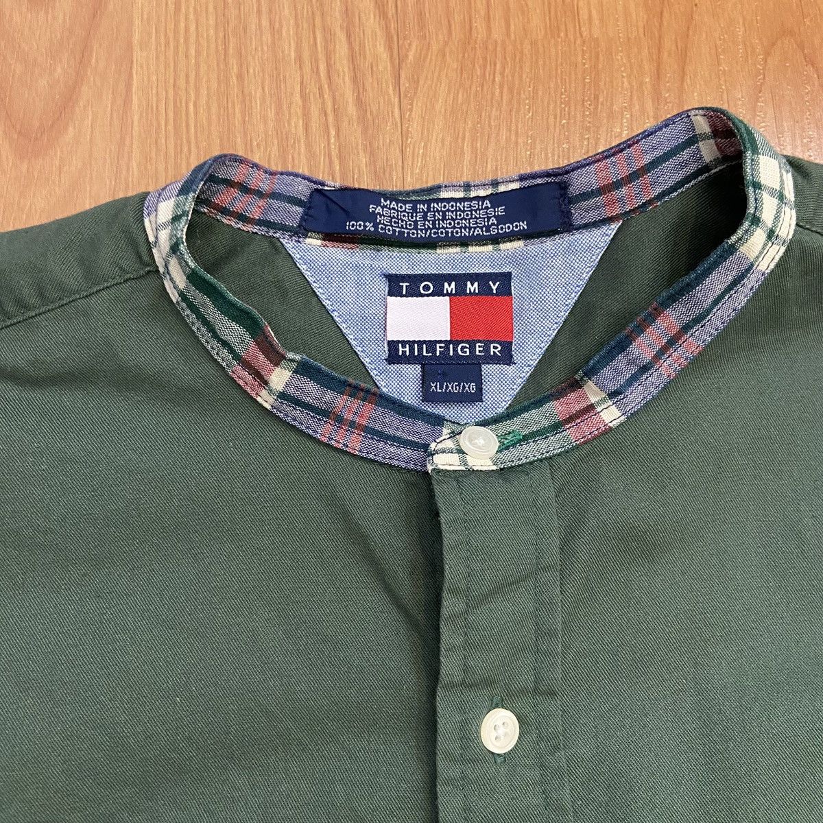Tommy Hilfiger × Vintage Tommy Hilfiger Vintage Logo Button Up Shirt Size Medium Size US M / EU 48-50 / 2 - 6 Thumbnail