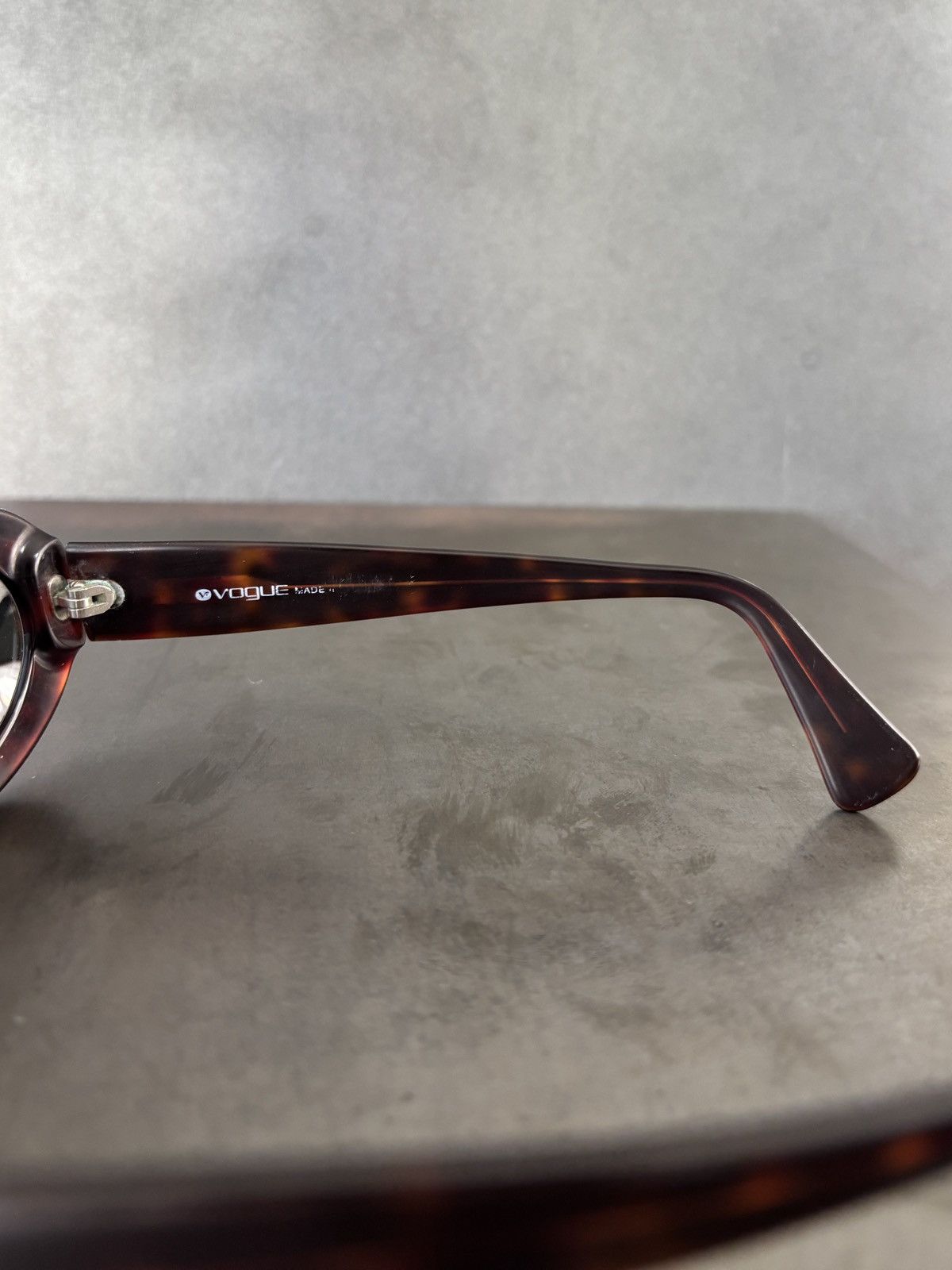 Vogue Vintage Vogue Sunglasses 1990s Made in Italy Oval Y2K VO2167 Size ONE SIZE - 9 Thumbnail