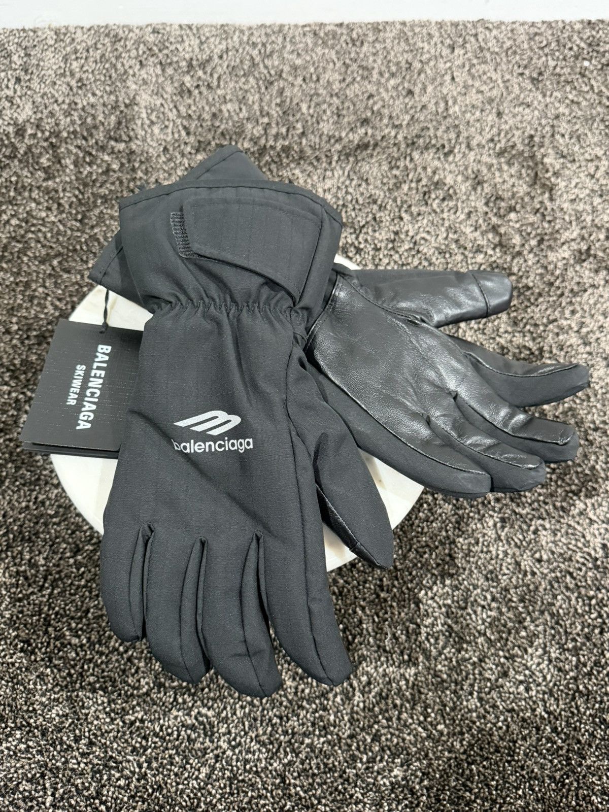 Balenciaga Balenciaga 3B Sports Icon Nylon Leather Black SkiWear Gloves Size ONE SIZE - 2 Thumbnail