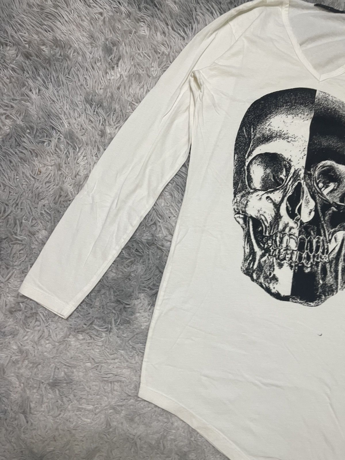 CIVARIZE 2000s CIVARIZE JAPAN SMOKE SKULL LONG SLEEVE SHIRT Size US S / EU 44-46 / 1 - 3 Thumbnail