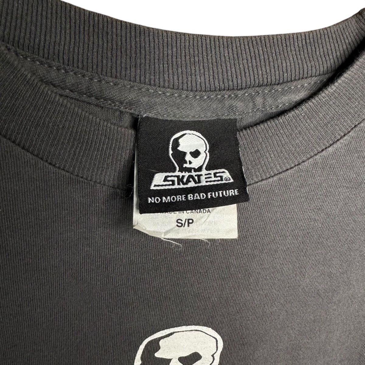Vintage Vintage Skull Skates Skateboarding Backhit LS Tshirt Size US S / EU 44-46 / 1 - 8 Thumbnail
