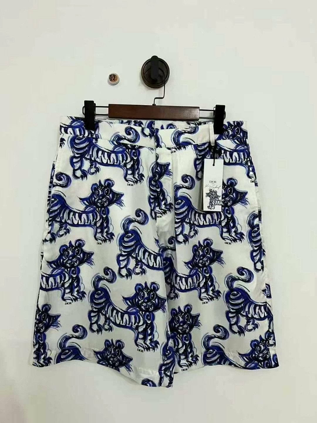Dior dior tiger logo shorts in white and blue Size US 44 / EU 60 - 1 Thumbnail