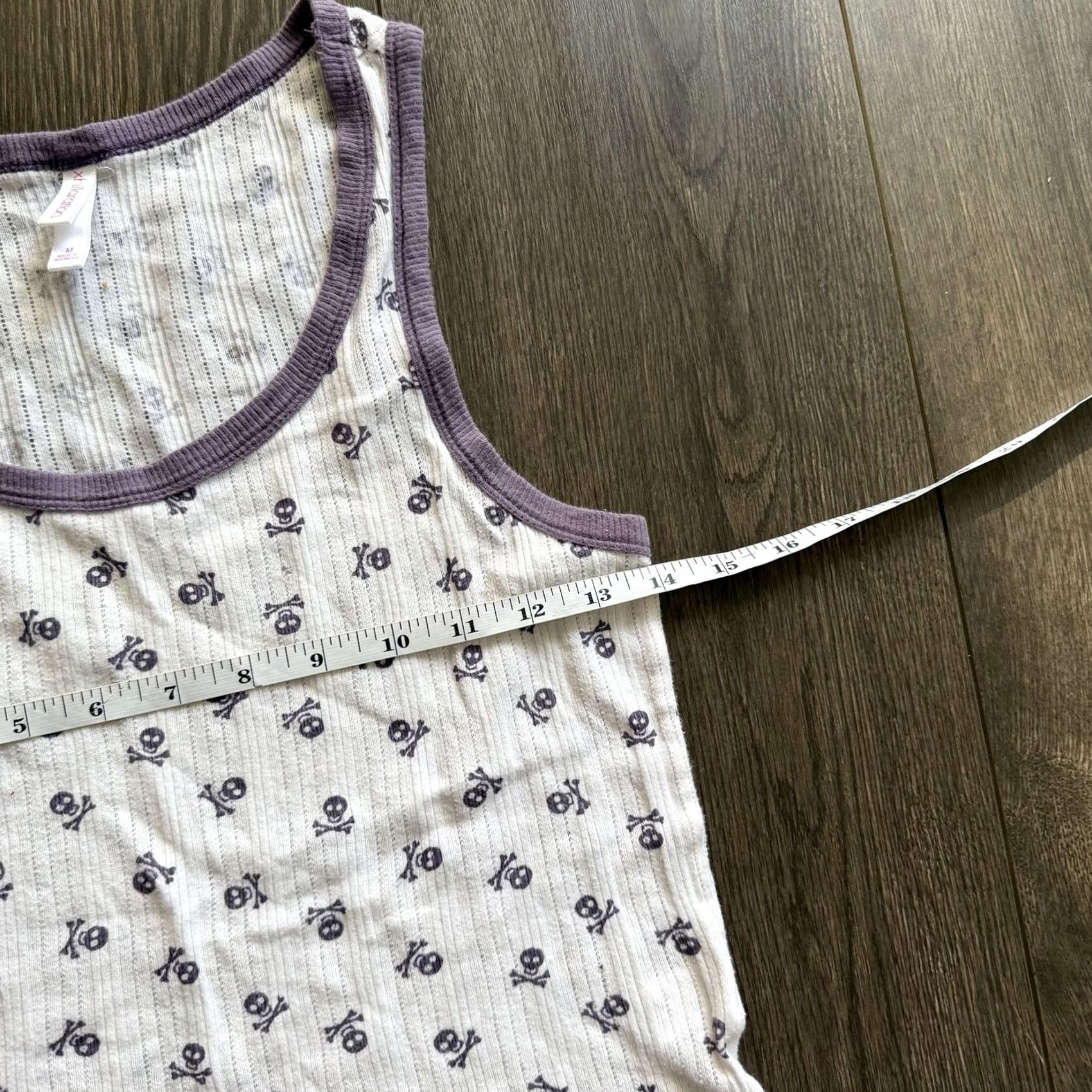 Vintage VINTAGE Y2K Tank Top Skull Crossbones Womens S White Purple Rib Knit Punk Emo Size S / US 4 / IT 40 - 5 Thumbnail