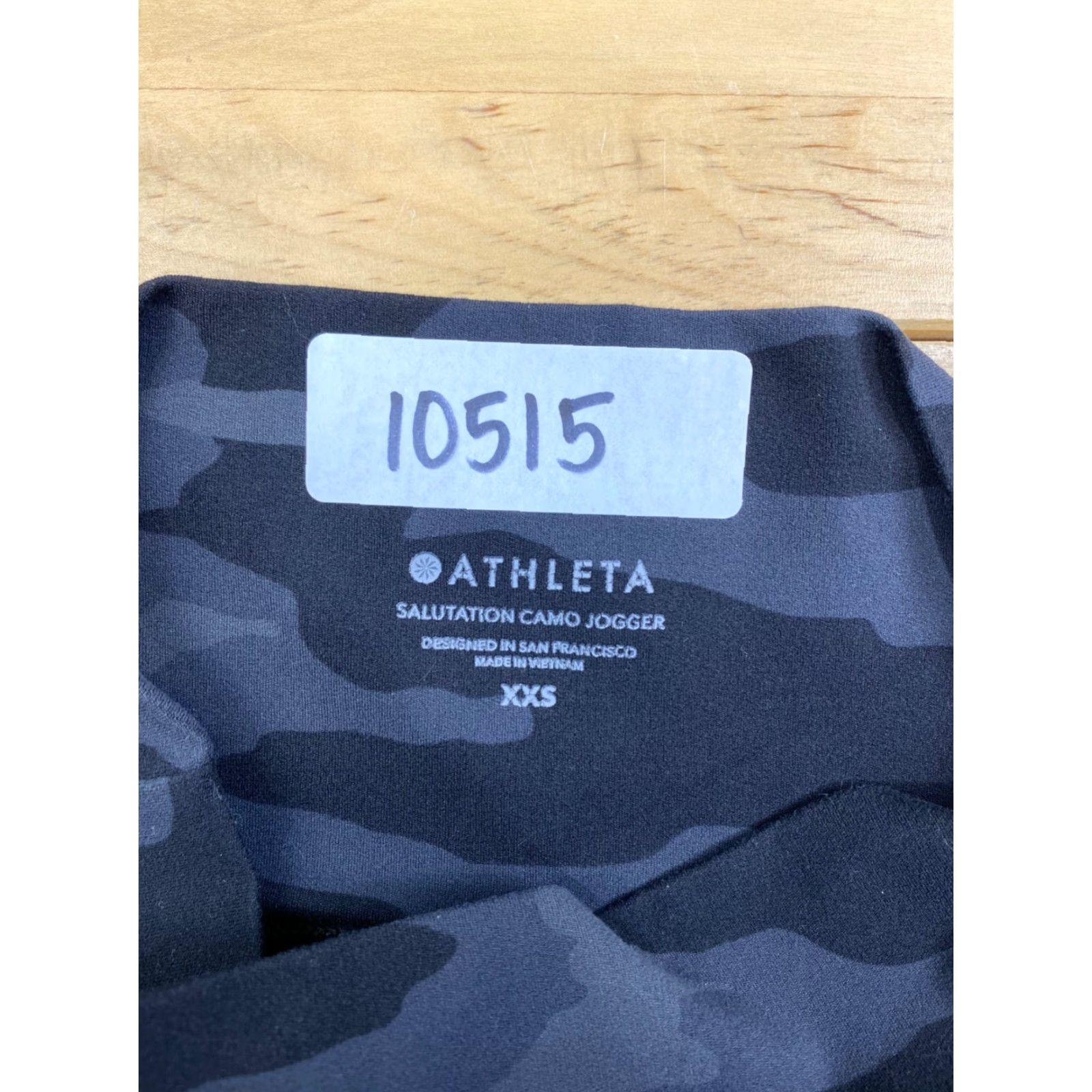 Athleta Athleta Salutation Camo Joggers Womens 2XS Black Activewear Casual Jogger Pants Womens Black 2XS 26.5in Inseam Size 24" / US 00 / IT 34 - 3 Thumbnail