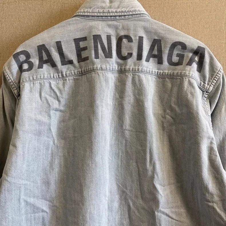 Balenciaga Balenciaga size 39 FW21 back logo print washed denim shirt Size US M / EU 48-50 / 2 - 3 Thumbnail