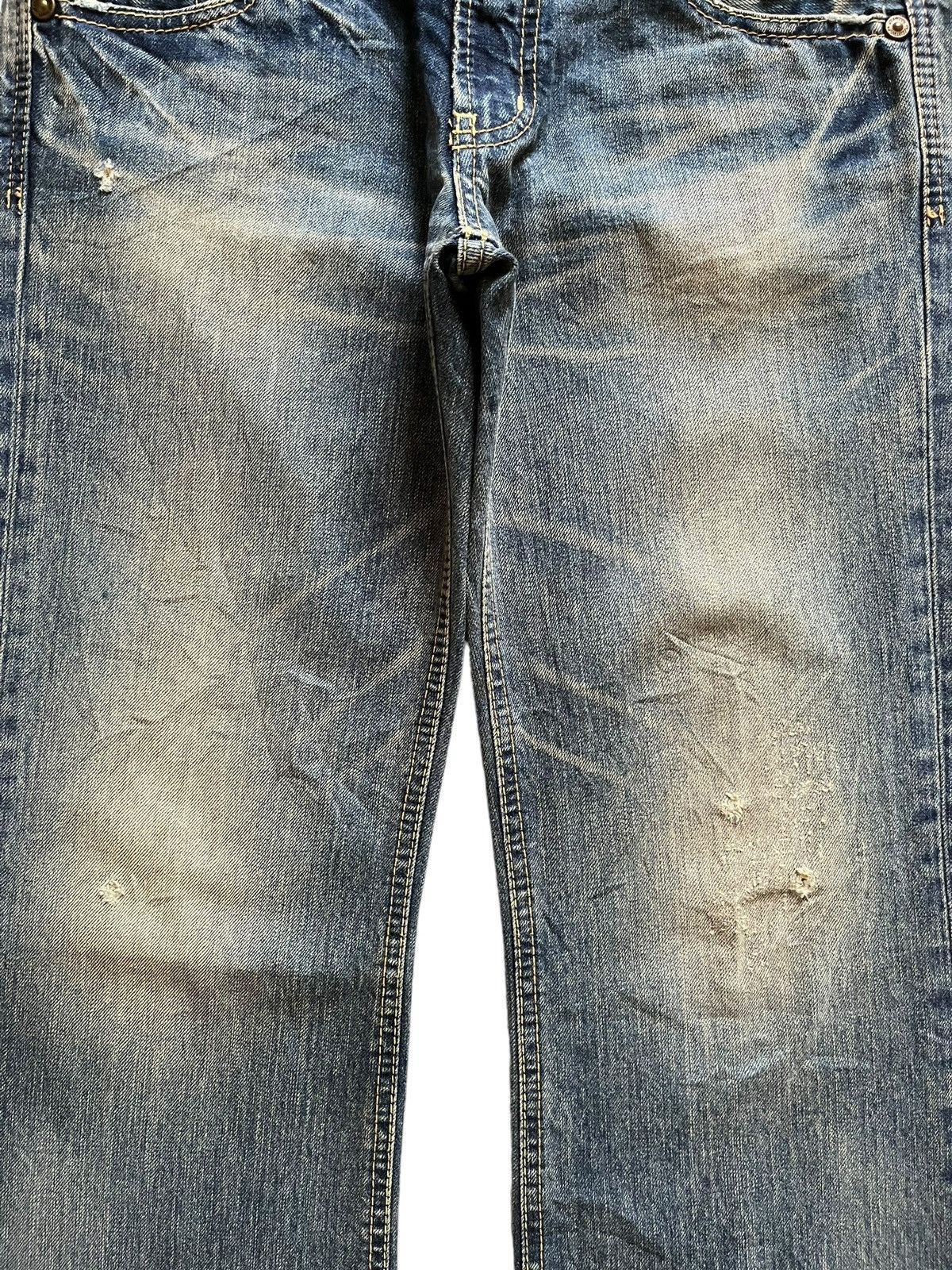 Japanese Brand Vintage Japanese Brand Mud Wash Distressed Flare Jeans Size 32" / US 10 / IT 46 - 5 Thumbnail
