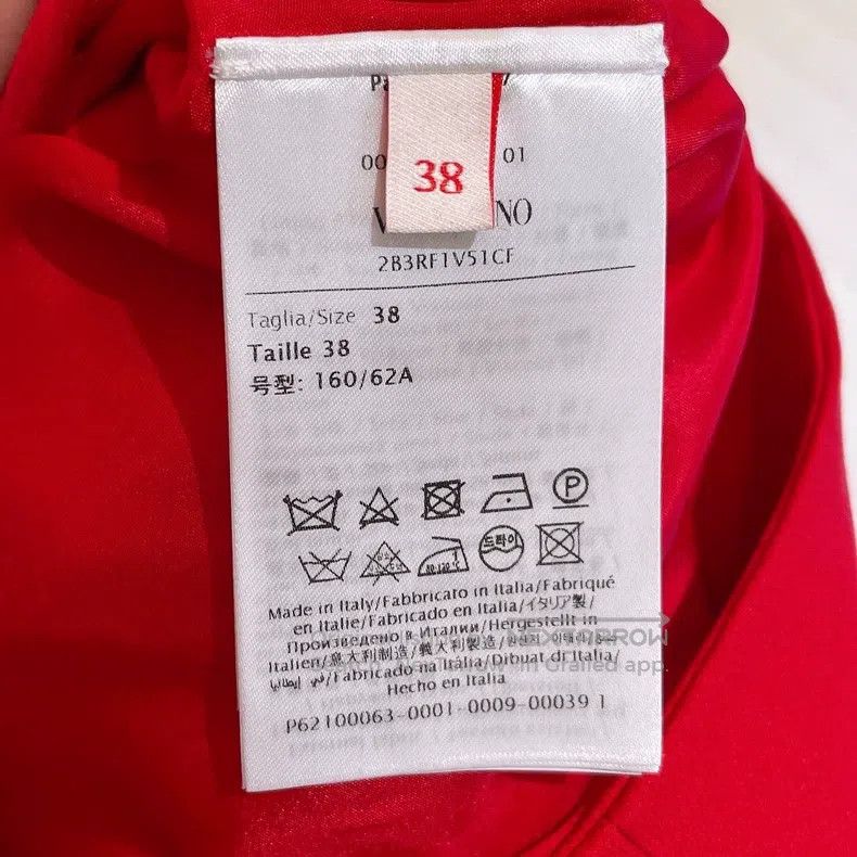 Valentino Valentino Red shorts with the V logo Size 37" - 8 Thumbnail