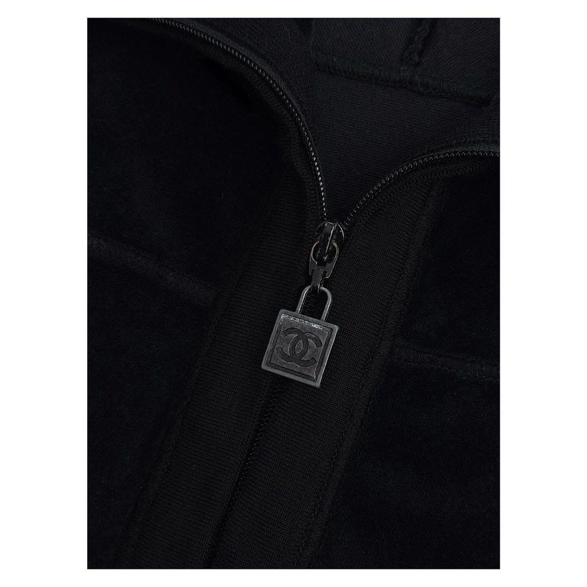 Chanel Chanel CC Logo Velvet Jacket 05A Size XS / US 0-2 / IT 36-38 - 5 Thumbnail