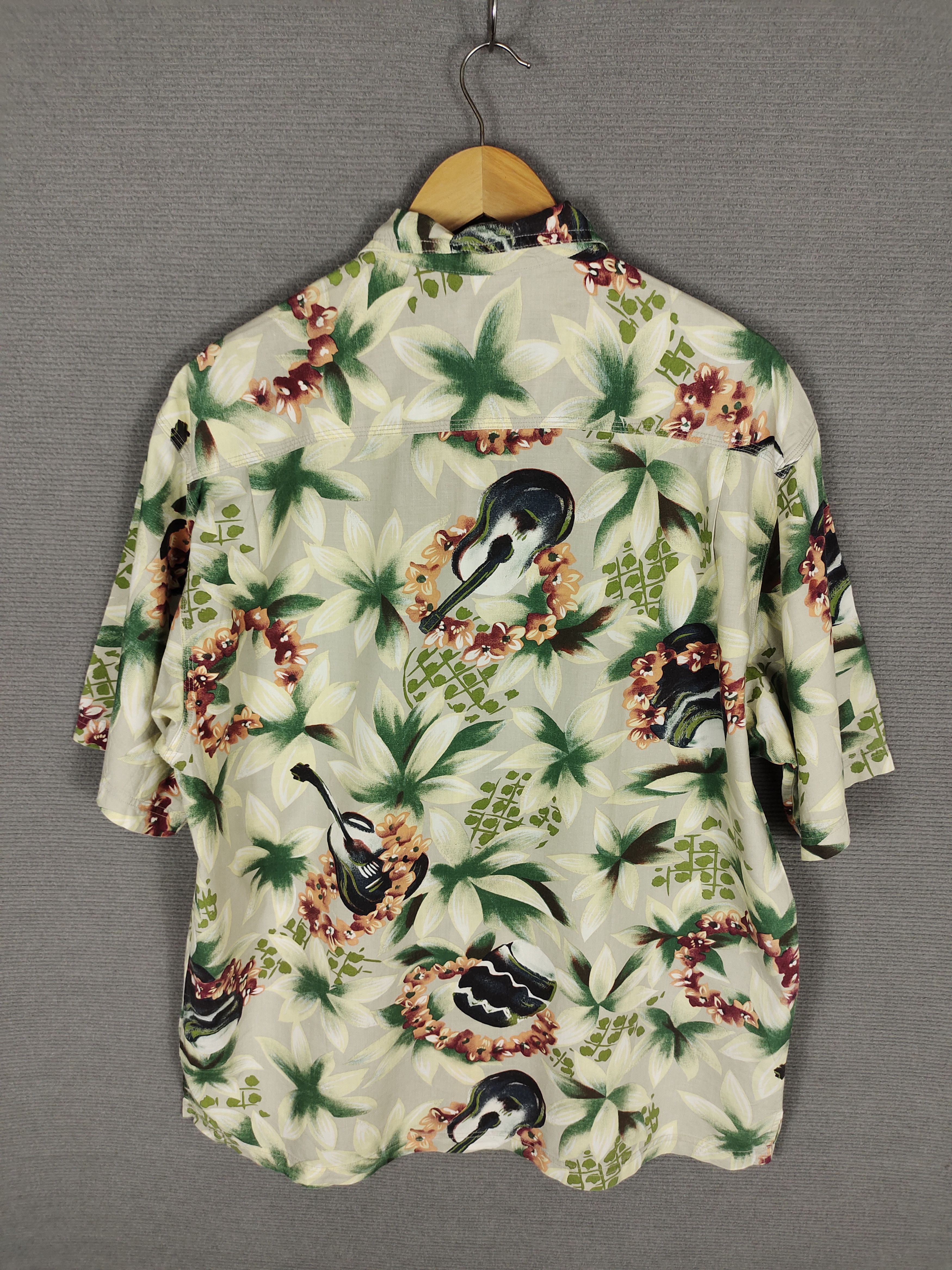 Tommy Bahama 1990s Tommy Bahama Guitar & Flower Printed Hawaiian Shirt Size US M / EU 48-50 / 2 - 8 Thumbnail