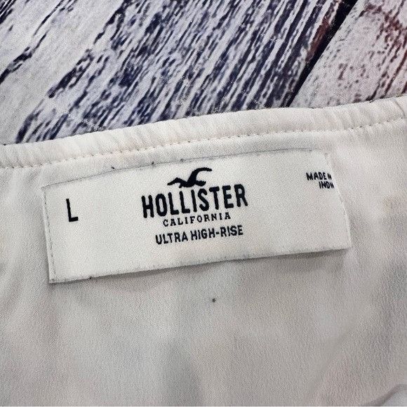 Hollister Hollister Ultra High Rise Floral Mini Skirt Size 30" / US 8 / IT 44 - 4 Thumbnail