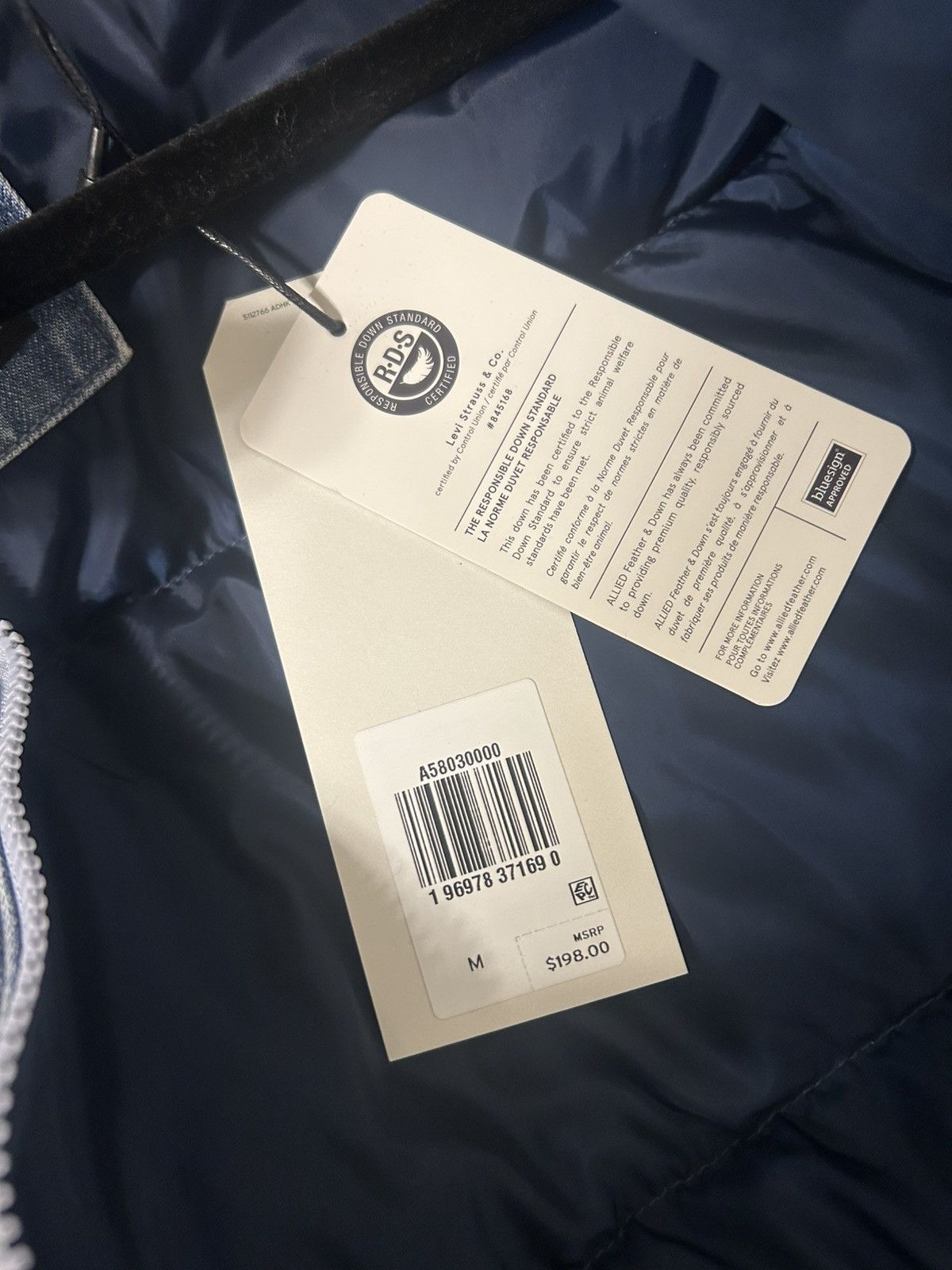 Levi's Levi’s Oversized Denim Lightwash Puffer Jacket Size US M / EU 48-50 / 2 - 4 Thumbnail
