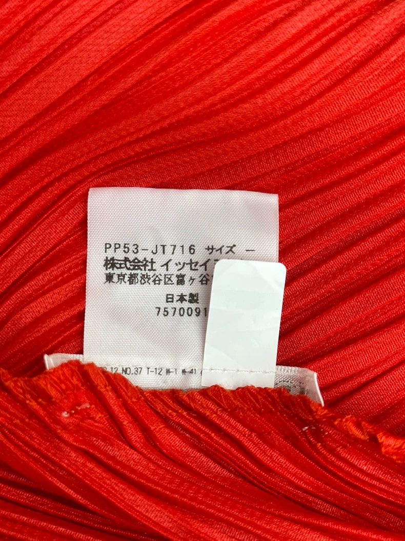 Issey Miyake Issey Miyake size:one size Red lip pleated top Size S / US 4 / IT 40 - 4 Thumbnail