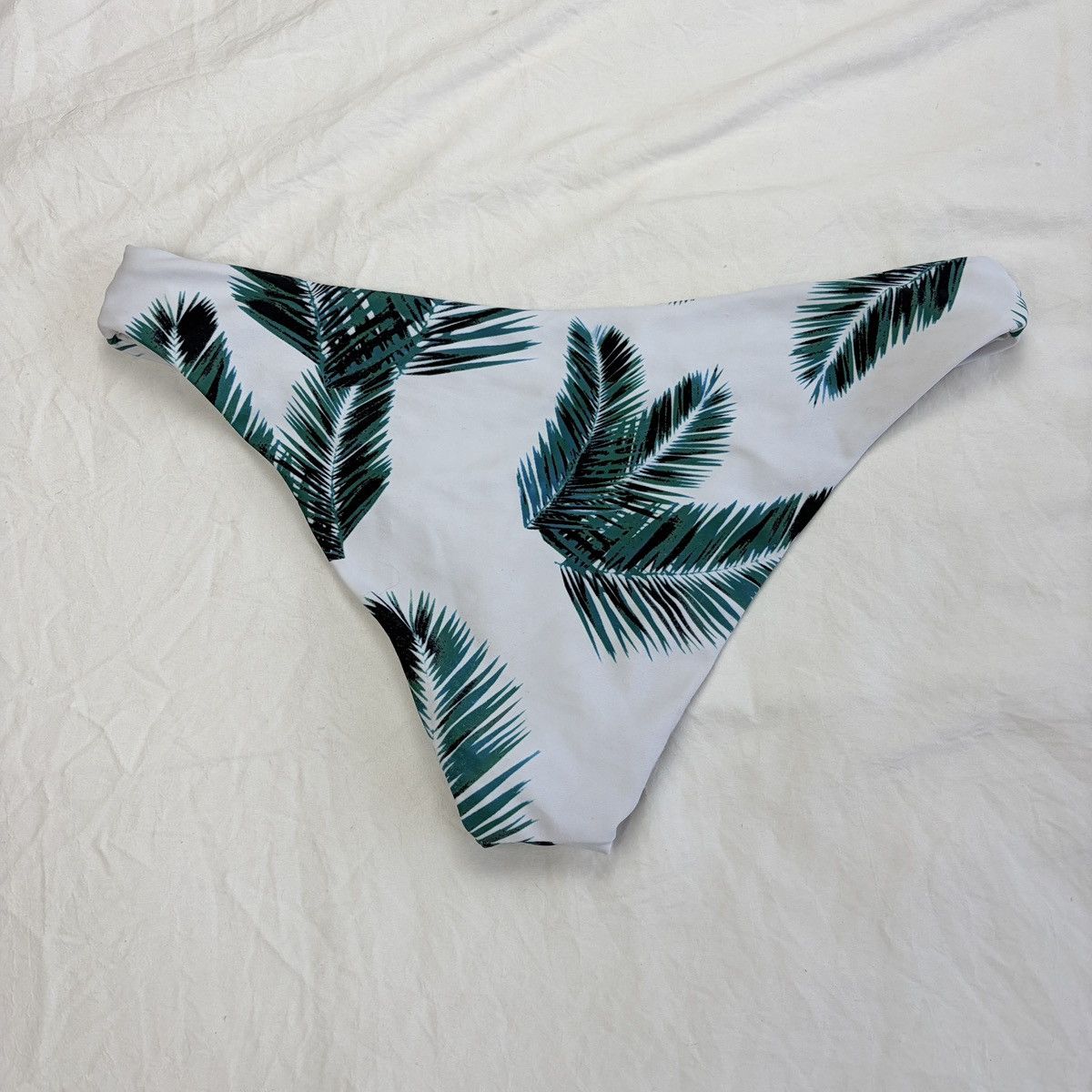 Shein SHEIN white palm leaf bikini bottom Size 26" / US 2 / IT 38 - 2 Thumbnail