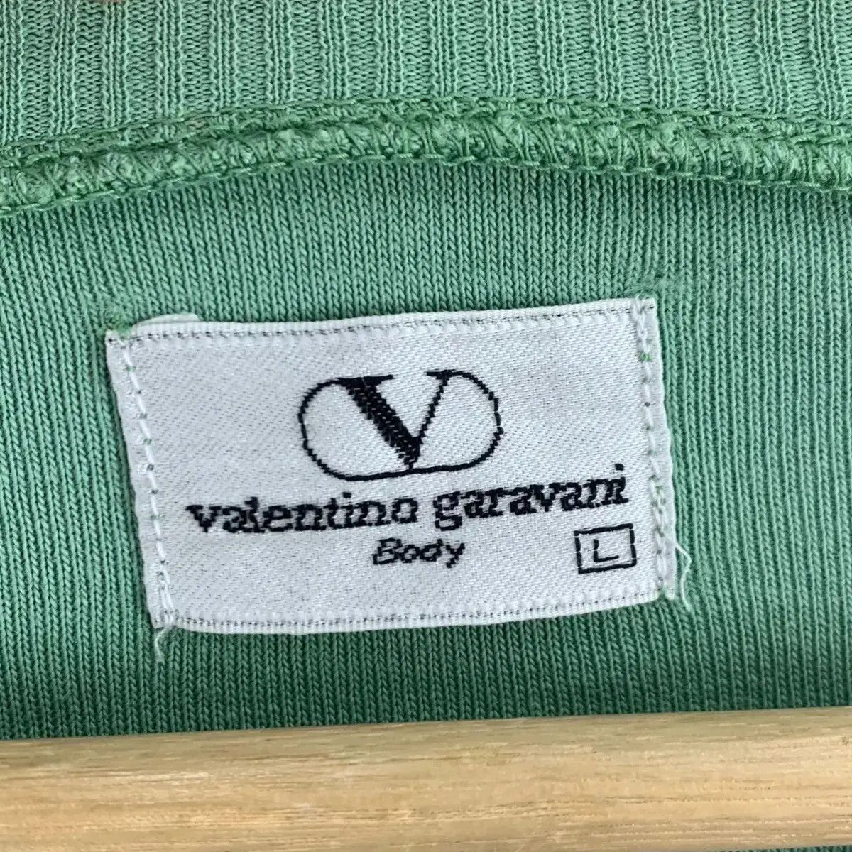 Valentino Vintage 90’ VALENTINO GARAVANI ITALY Logo Henley Sweatshirt Size L / US 10 / IT 46 - 8 Thumbnail