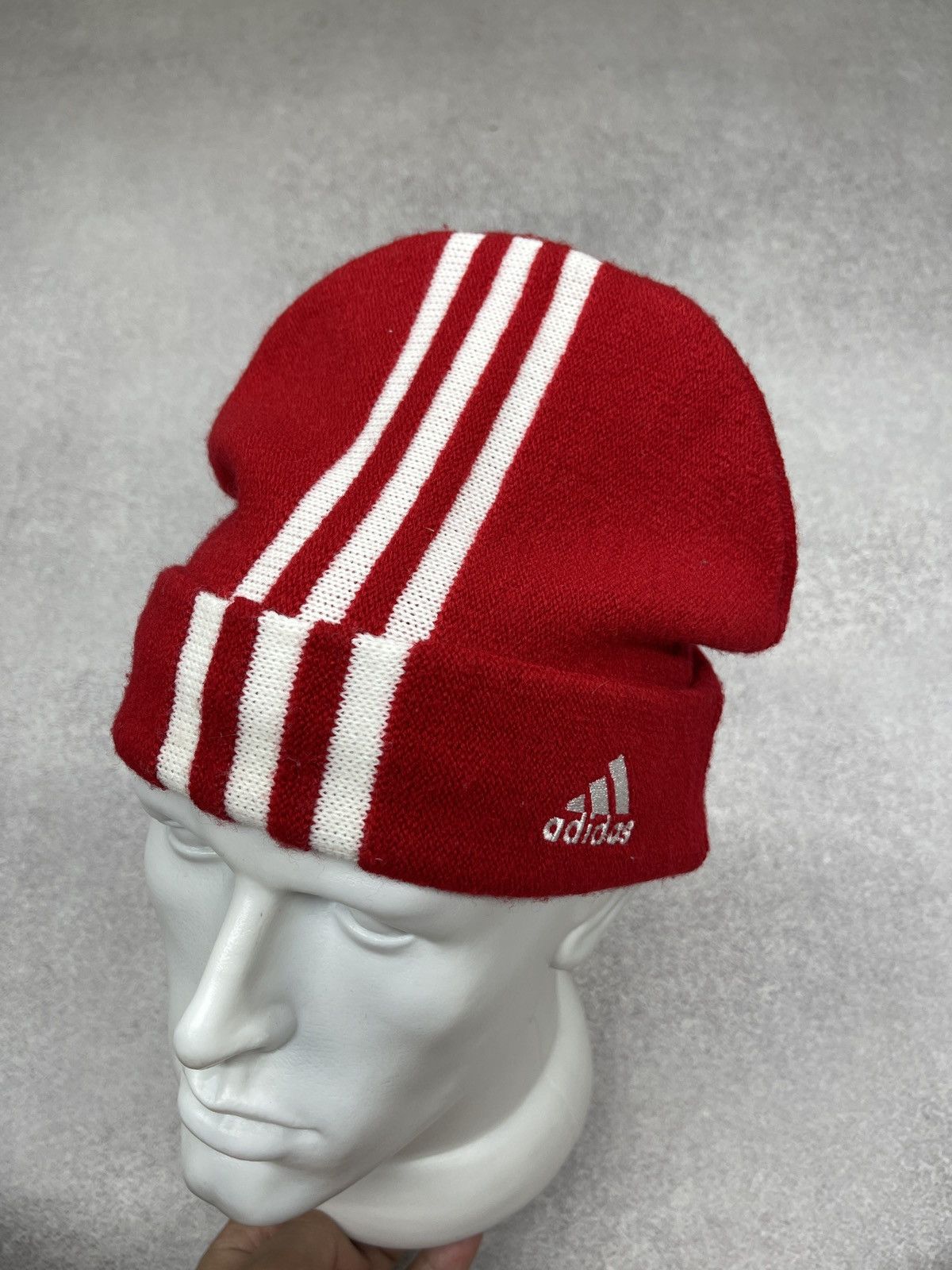 Adidas Vintage Adidas Liverpool FC Beanie Hat Red Size ONE SIZE - 1 Thumbnail