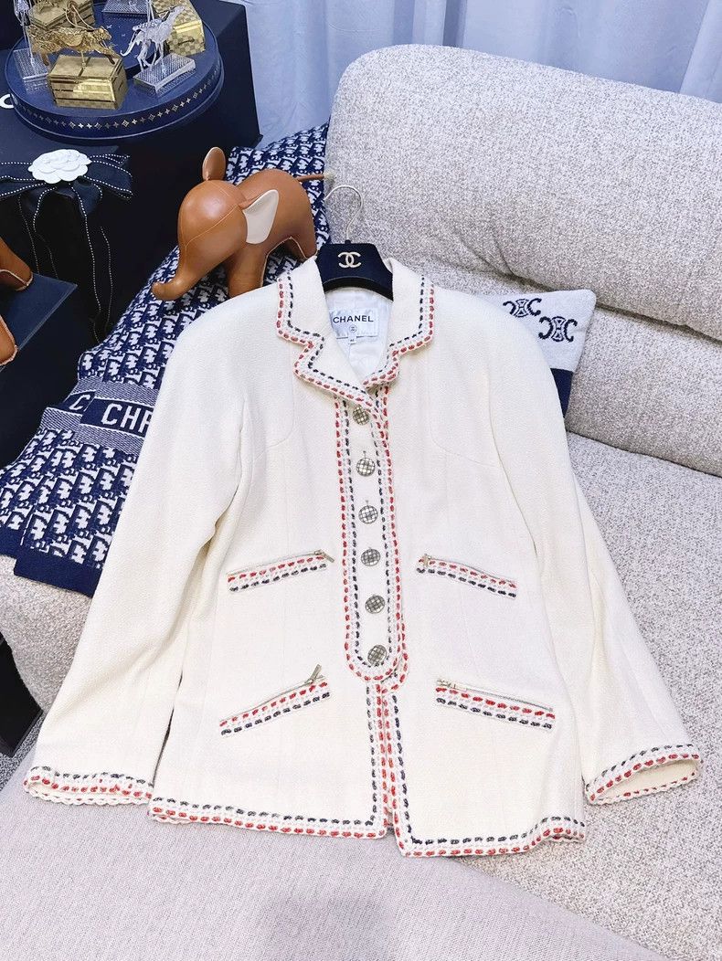 Chanel 18 Hamburger series beige braided long-sleeved jack