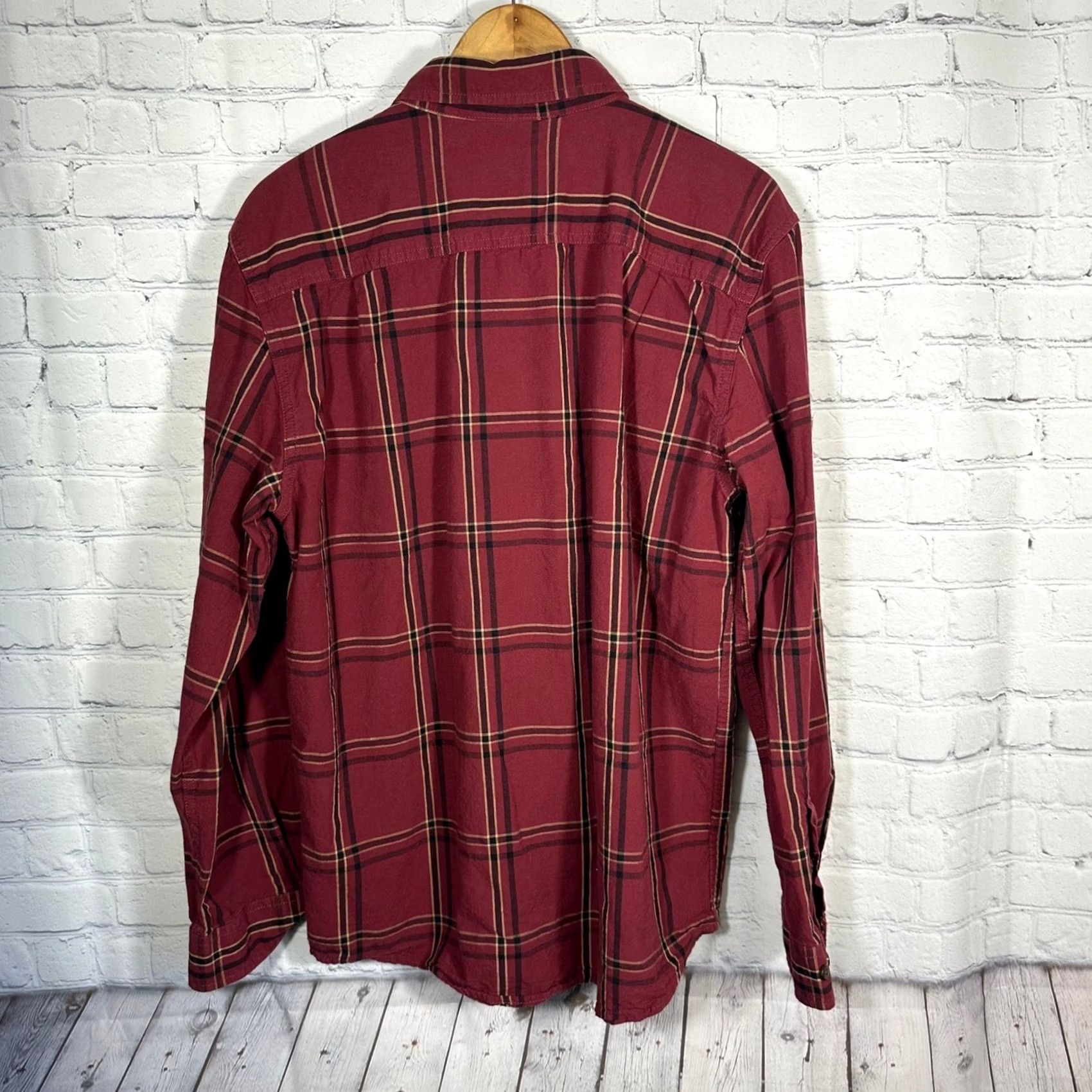 Carhartt Carhartt Mens Plaid Button-Down Shirt Red Black TW4447-M Medium Size US M / EU 48-50 / 2 - 4 Thumbnail