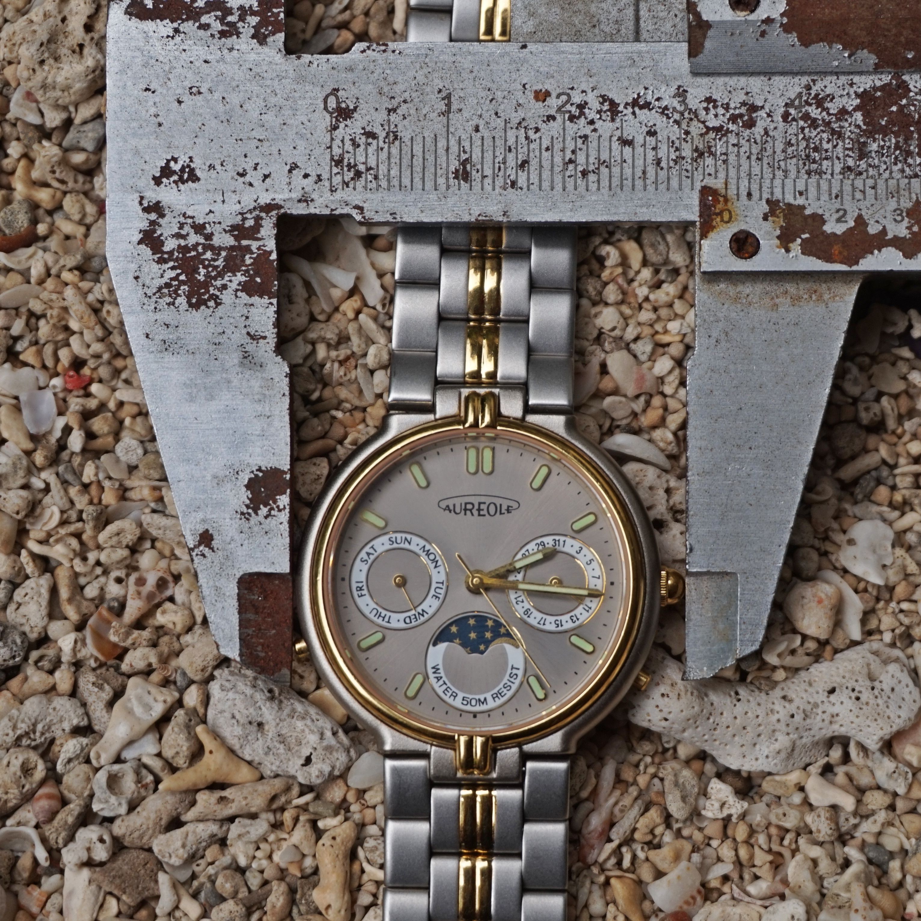Vintage 80S Aureole Swiss Moonphase dualtone watch Size ONE SIZE - 8 Thumbnail
