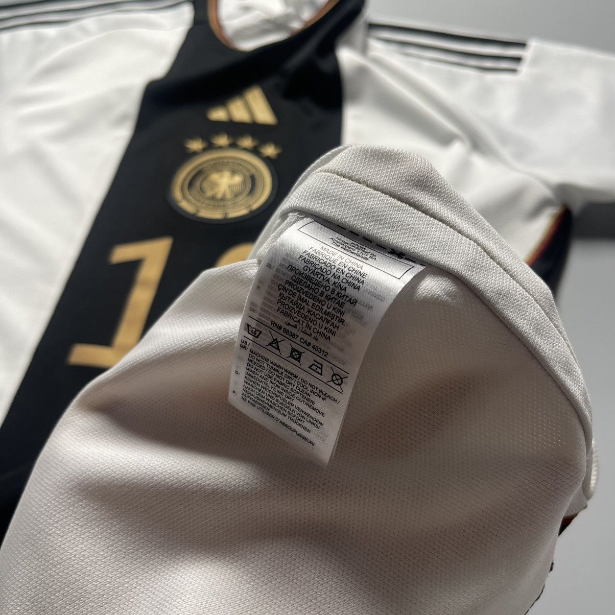 Adidas GERMANY ADIDAS 2022 WORLD CUP FOOTBALL JERSEY #18 KLINSMANN Size US L / EU 52-54 / 3 - 11 Thumbnail