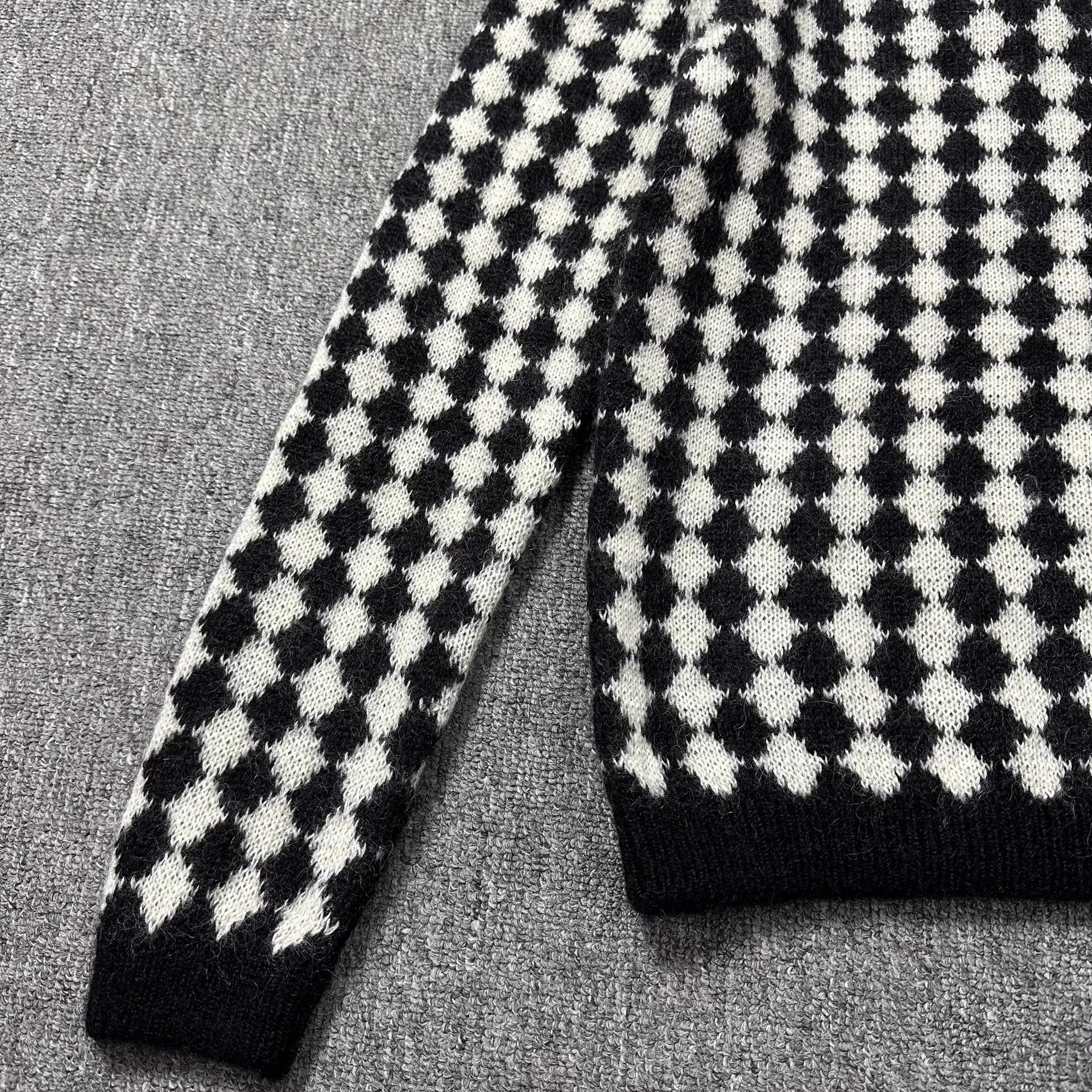 Saint Laurent Paris SLP black white houndstooth turtleneck Size S Size US S / EU 44-46 / 1 - 3 Thumbnail