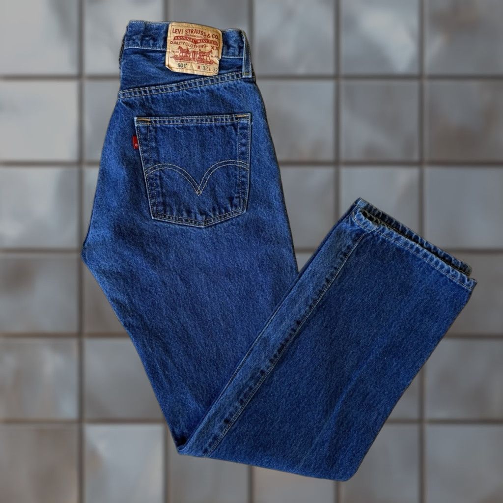 Levi's VINTAGE Levi's 501 Jeans Shirt? Size 30" / US 8 / IT 44 - 1 Thumbnail
