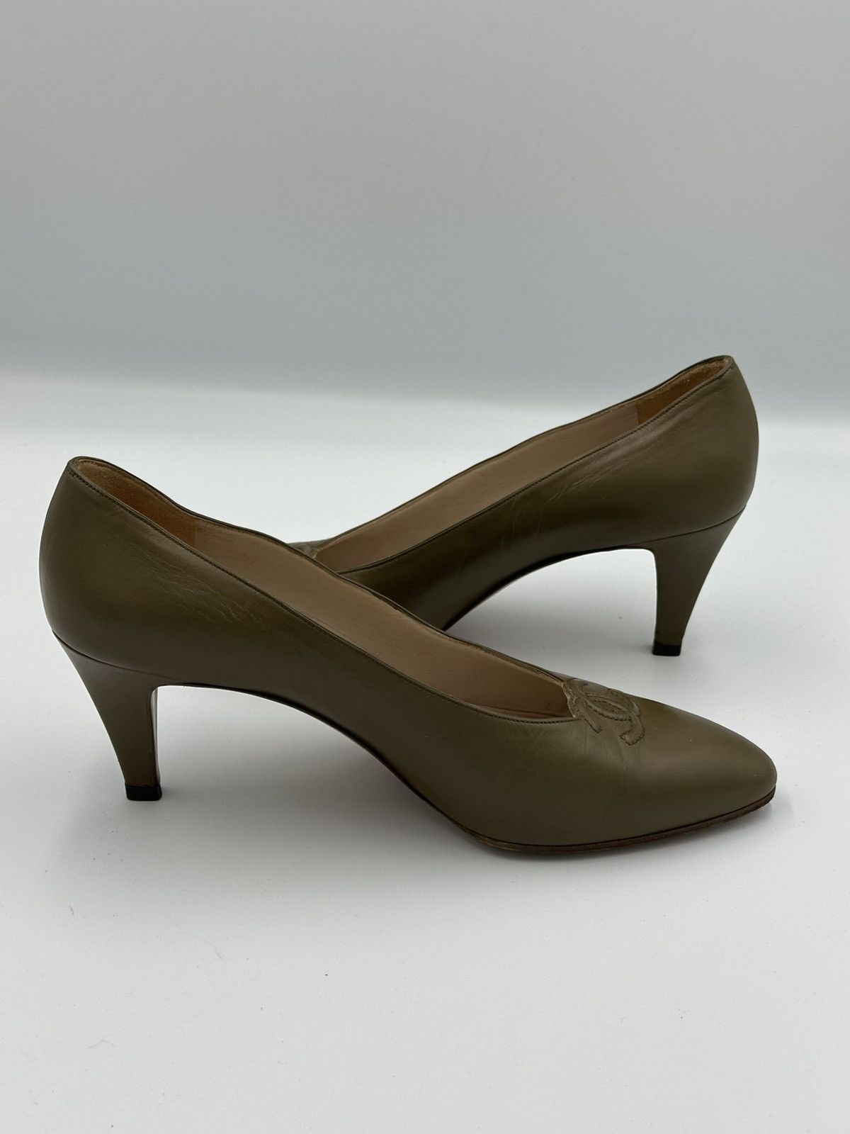 Chanel Chanel Olive Khaki Leather Pointed Toe Kitten Heel Pumps Size US 6.5 / IT 36.5 - 7 Thumbnail