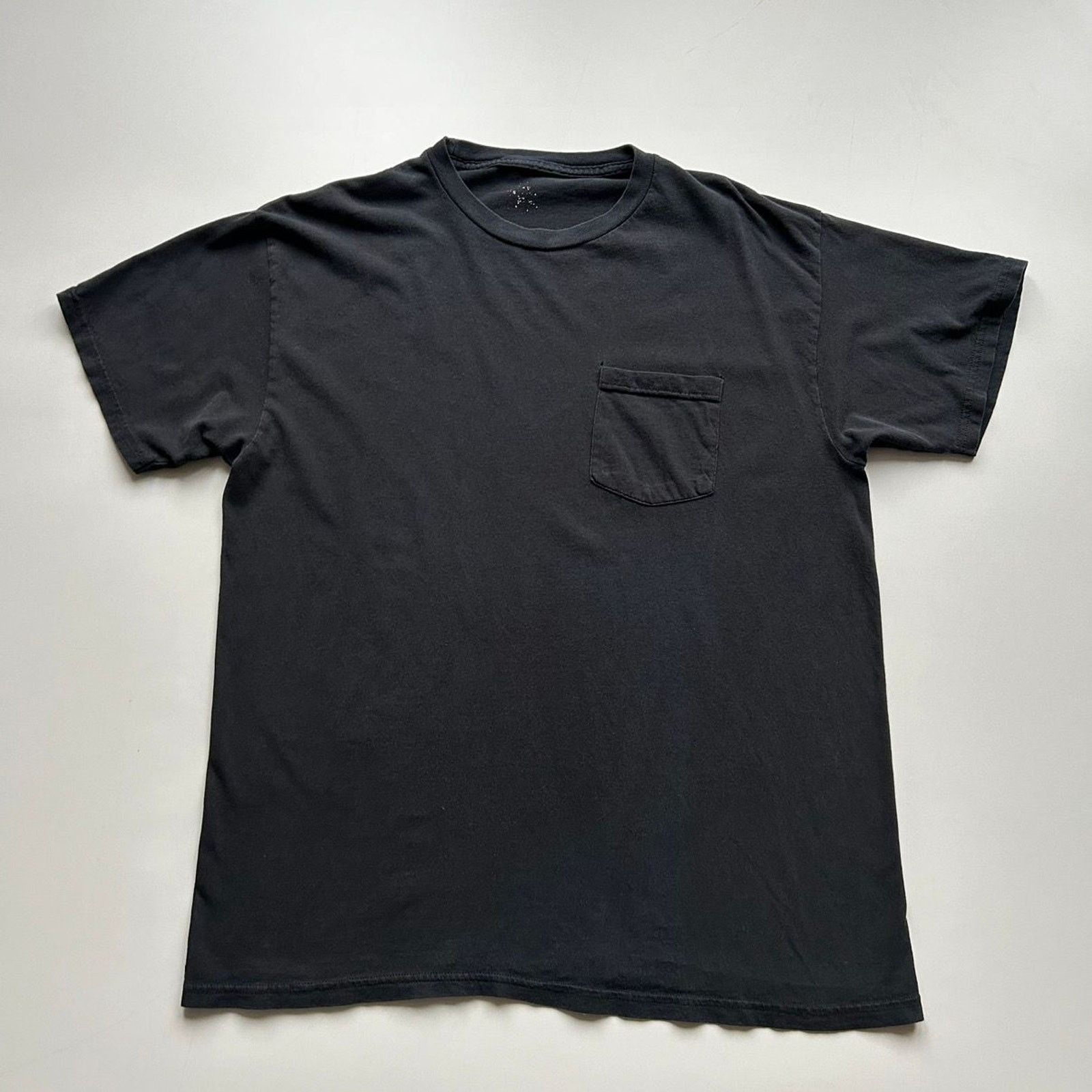 Vintage Vintage 2000s Faded Black Blank Pocket T Shirt Large Rare Size US L / EU 52-54 / 3 - 1 Thumbnail
