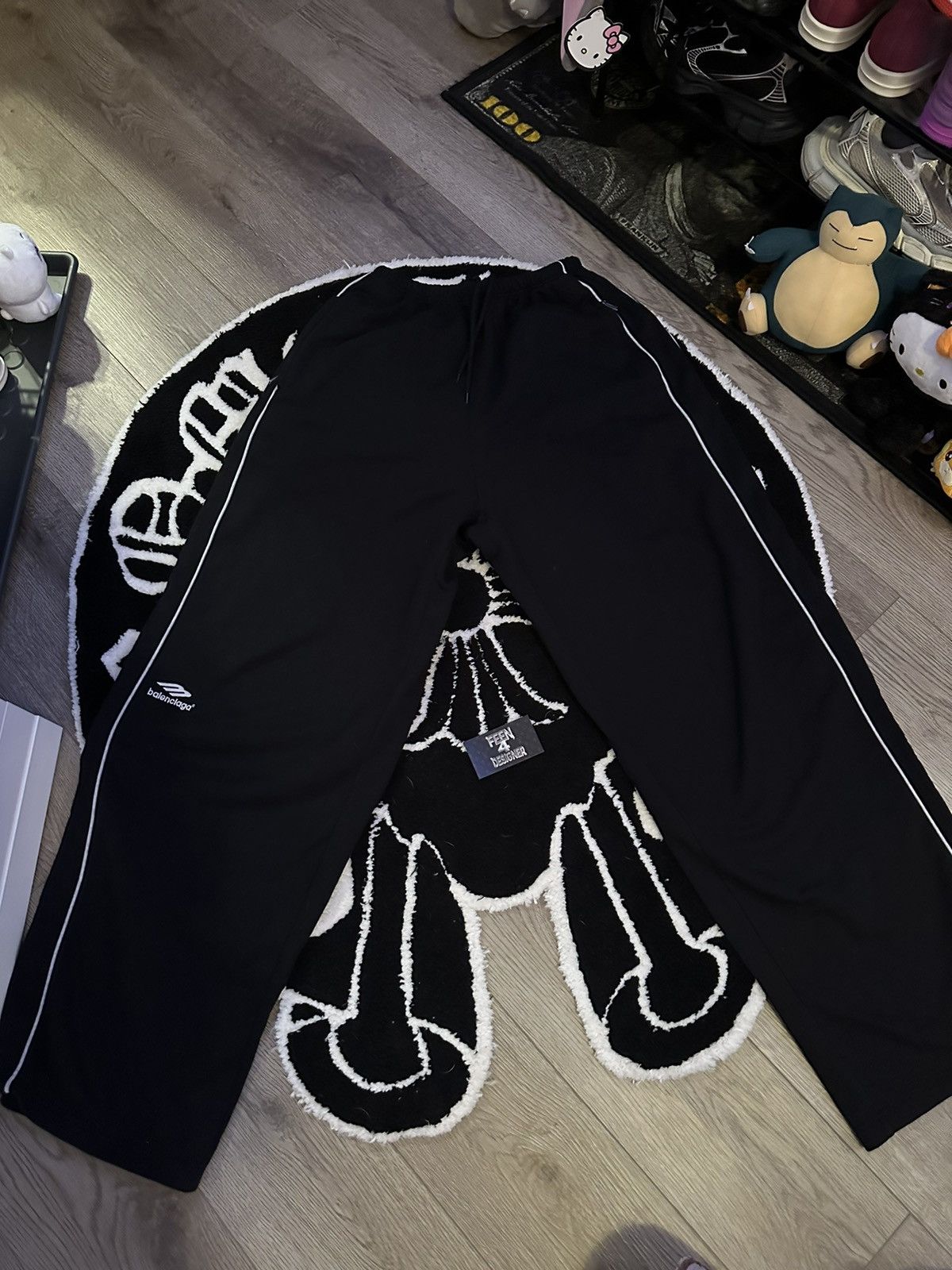 Balenciaga Balenciaga Wide Leg 3B Sweatpants Size US 30 / EU 46 - 1 Thumbnail