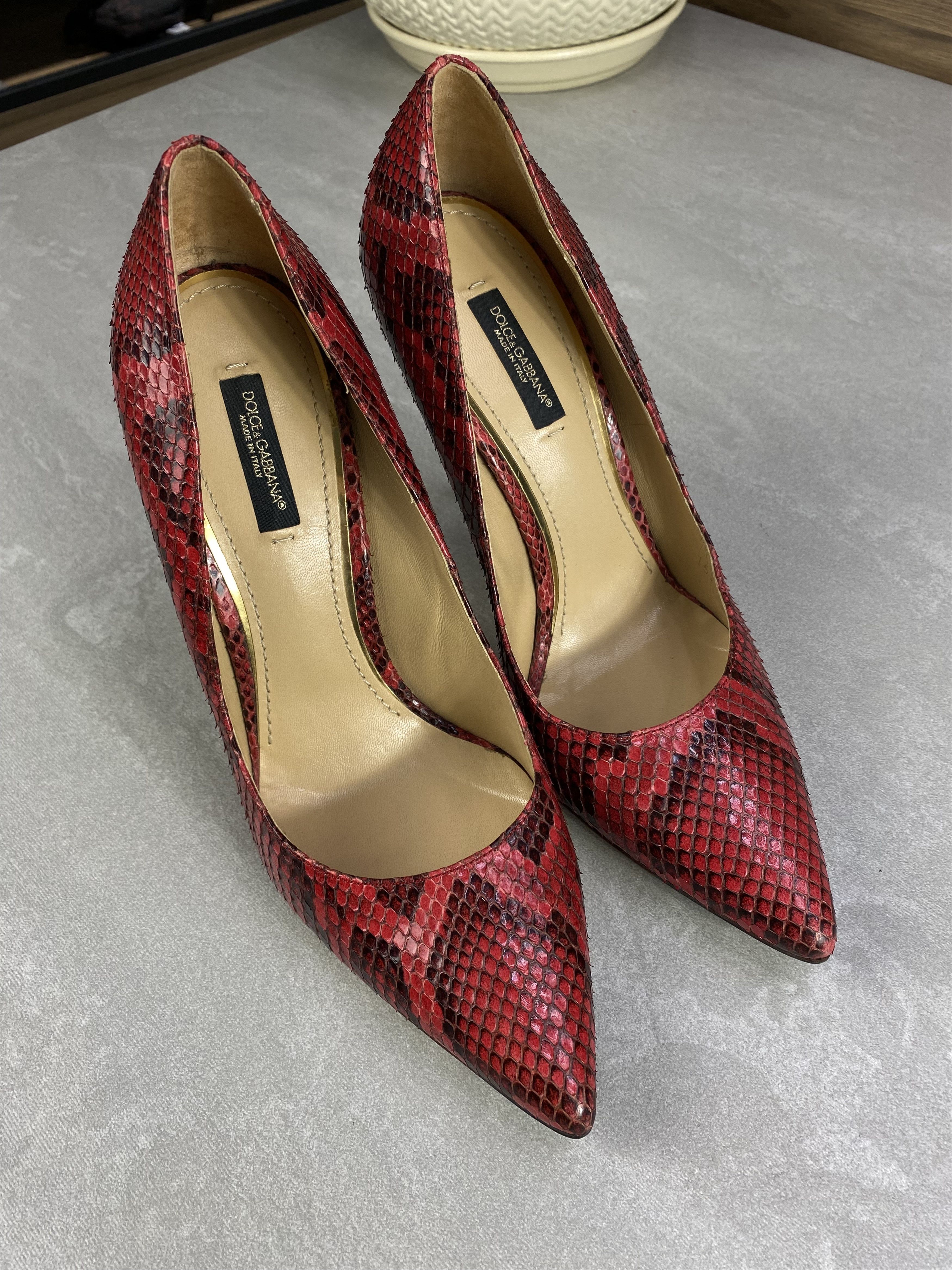 Dolce & Gabbana Dolce & Gabbana Red Python Pointed Toe Pumps Size 38 Size US 8 / IT 38 - 9 Thumbnail