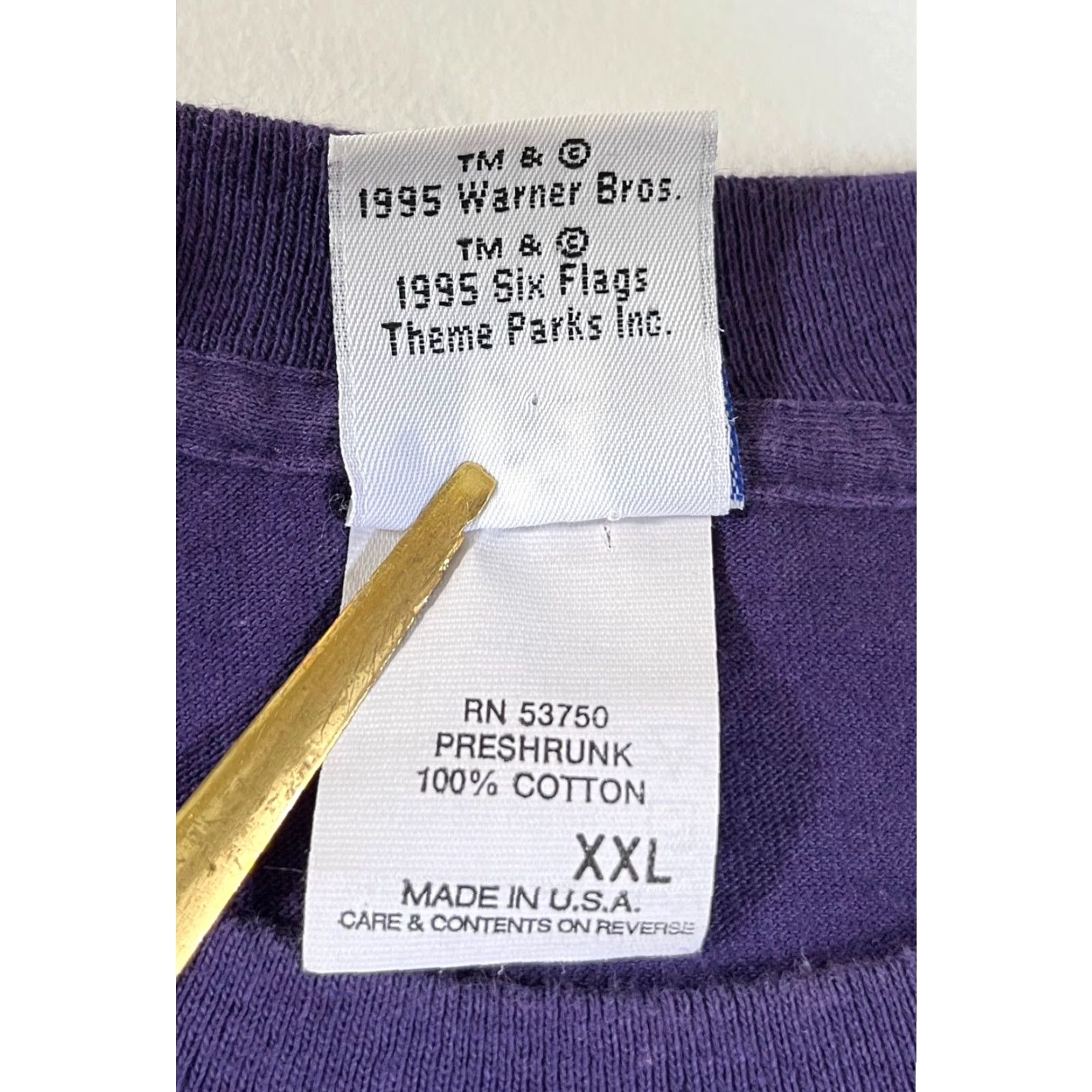 Vintage VINTAGE Six Flags Warner Bros Sylvester & Tweety T-Shirt Unisex Adults 2XL Purple 90s Shirt Size US XXL / EU 58 / 5 - 7 Thumbnail