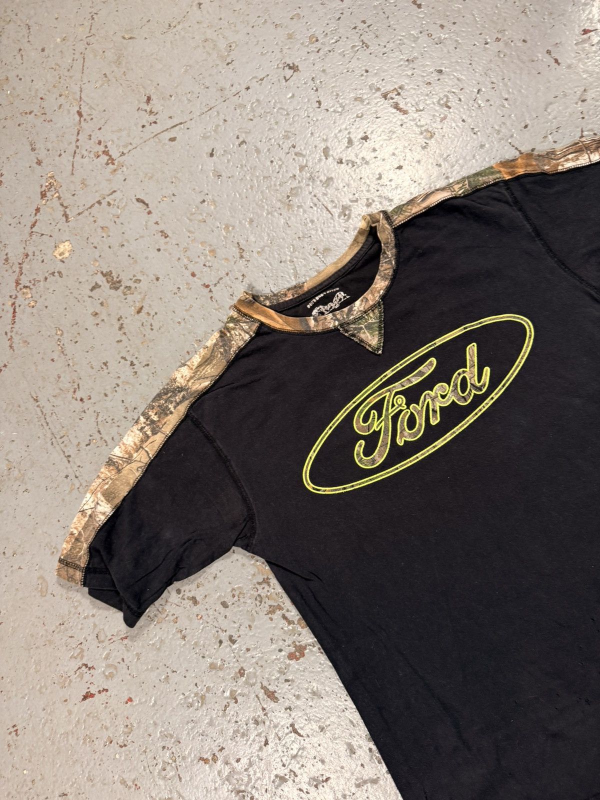Ford Insane Vintage Realtree Ford 70s Style Tee Size US M / EU 48-50 / 2 - 5 Thumbnail