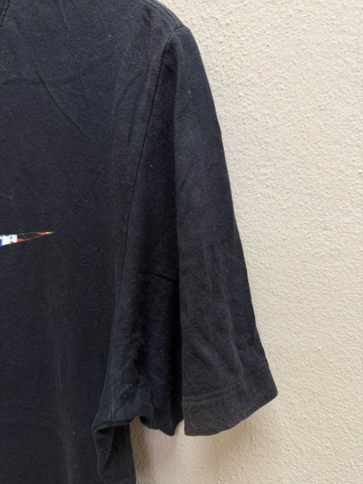 Nike NIKE SWOOSH INTERNATIONAL FLAGE LOGO TSHIRT Size US S / EU 44-46 / 1 - 7 Thumbnail