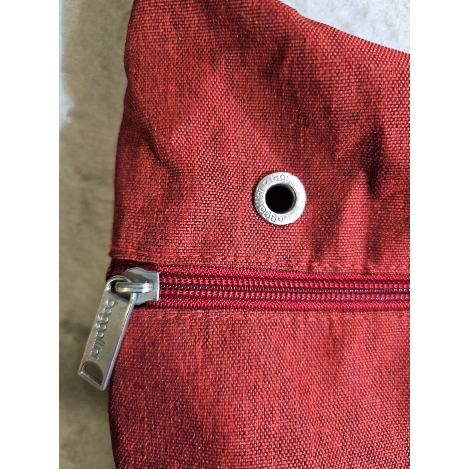 Vintage Baggallini SecurTex Anti Theft Half Moon Crossbody Travel Bag Red & Gray Handbag Size ONE SIZE - 7 Thumbnail