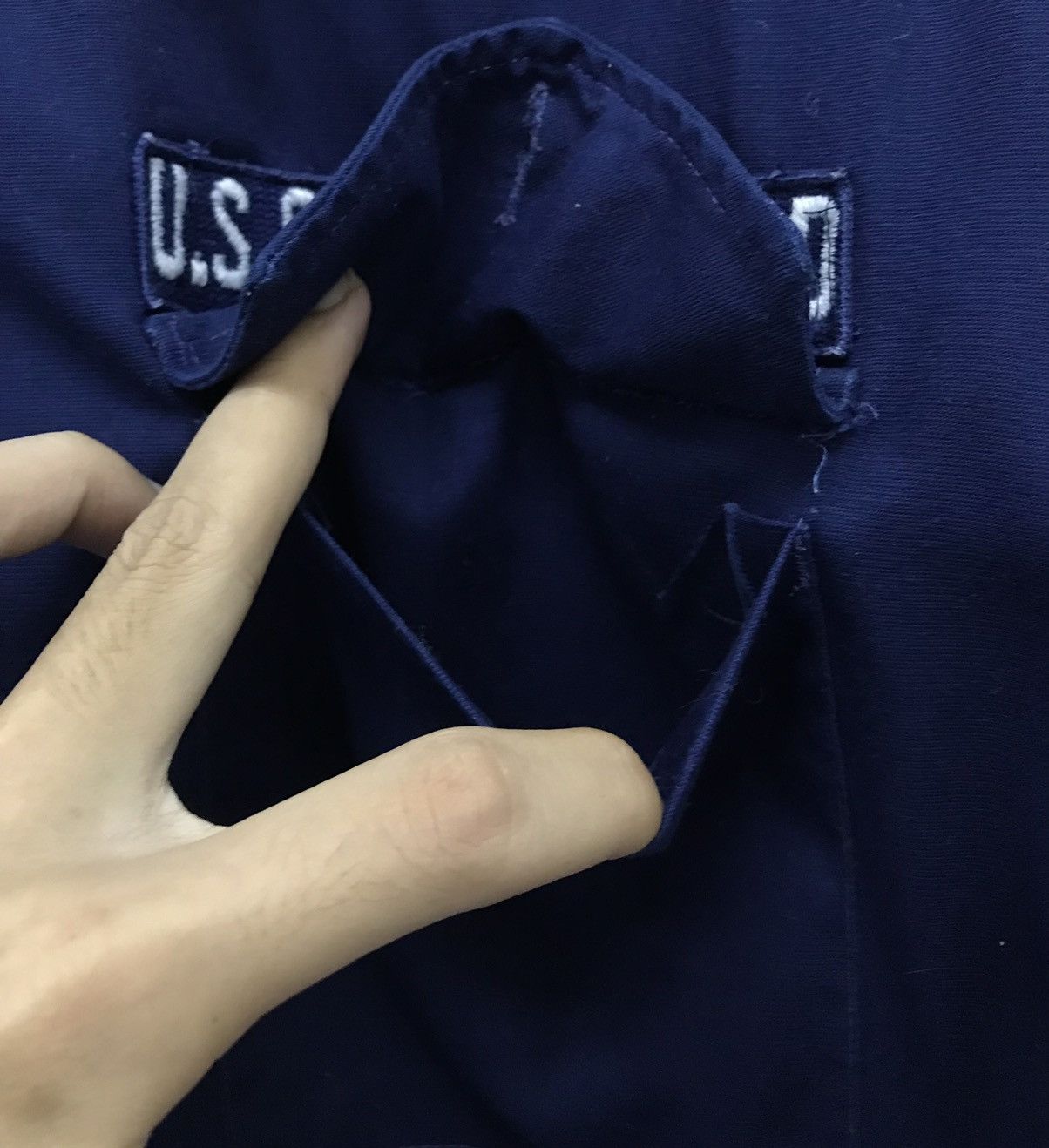 Vintage Vintage Made Expressly For U.S. Coast Guard Shirt Button Ups Size US L / EU 52-54 / 3 - 5 Thumbnail