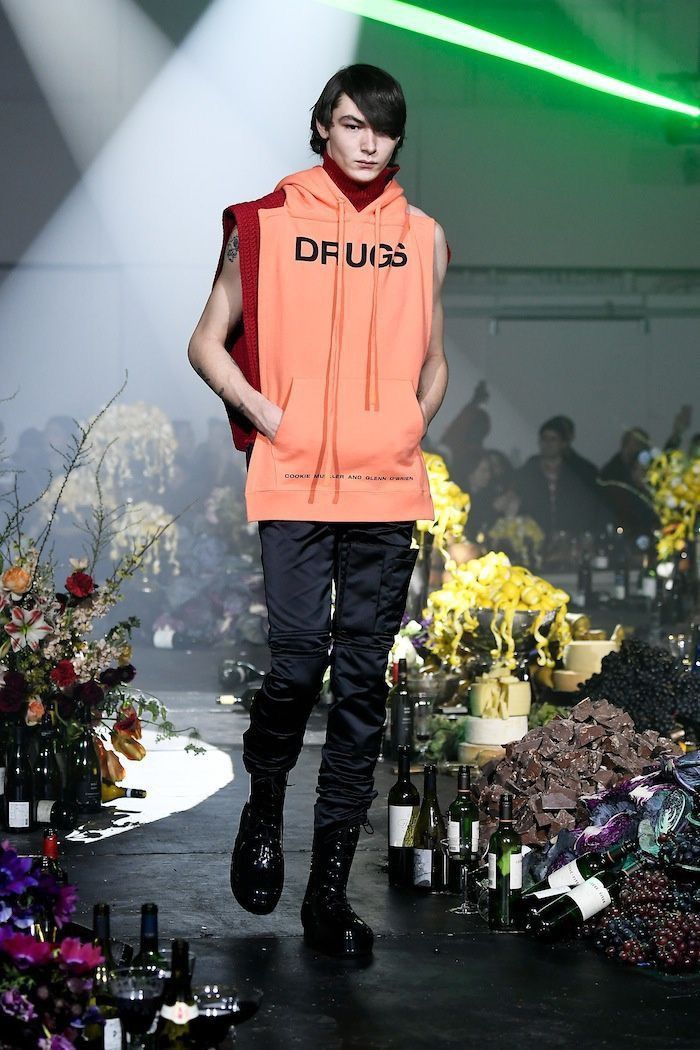 Raf Simons Raf Simons FW18 “Drug$” Backless Hoodie Size US M / EU 48-50 / 2 - 5 Thumbnail