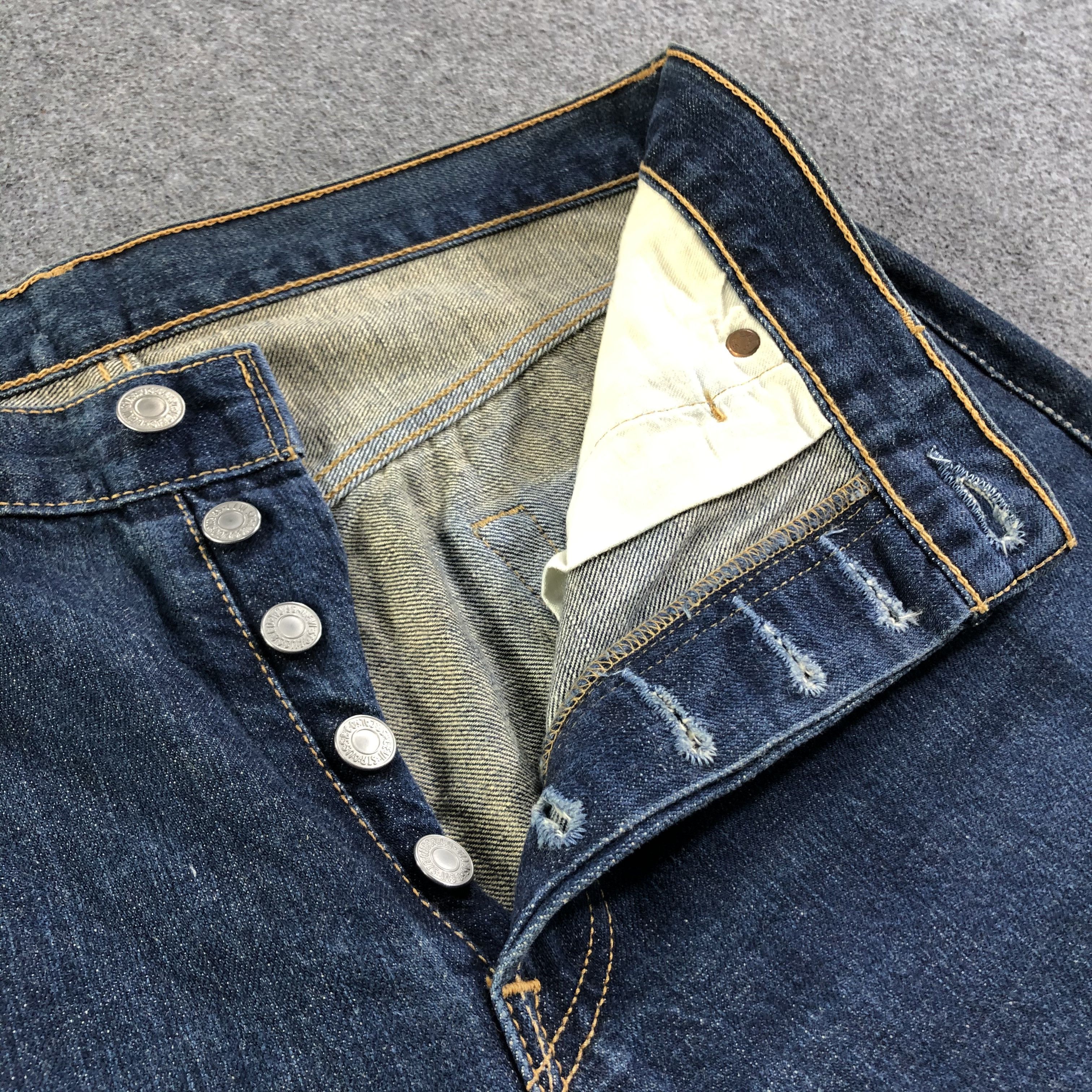 Levi's Vintage 90s Blue Wash Levis 501 Jeans-J2823 Size US 33 - 6 Thumbnail