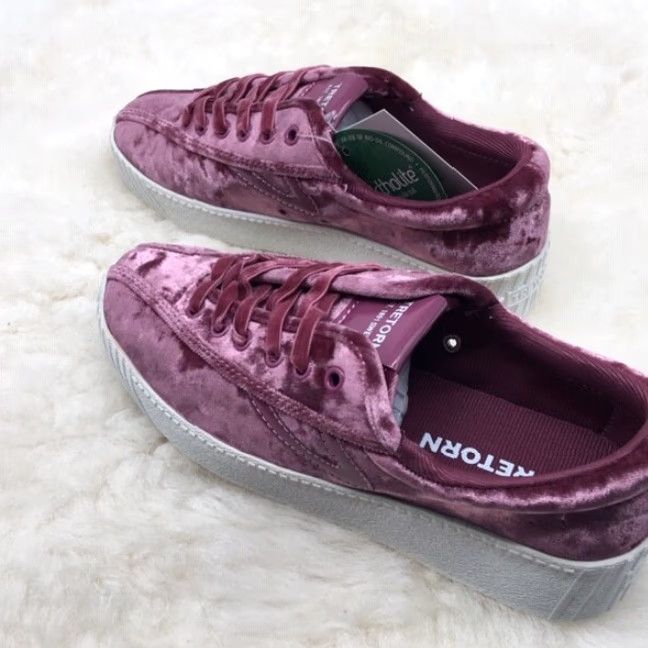 Vintage Tretorn Sneaker Womens SZ 5.5 M BLUSH Crushed Velvet Fashion NYLITE 4 BOLD 5 Size US 6 / IT 36 - 3 Thumbnail