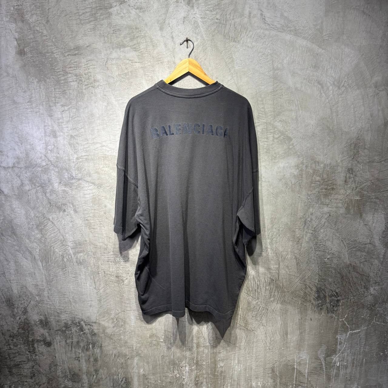 Balenciaga Balenciaga Spell Out logo embroidered tee Size US XXL / EU 58 / 5 - 1 Thumbnail