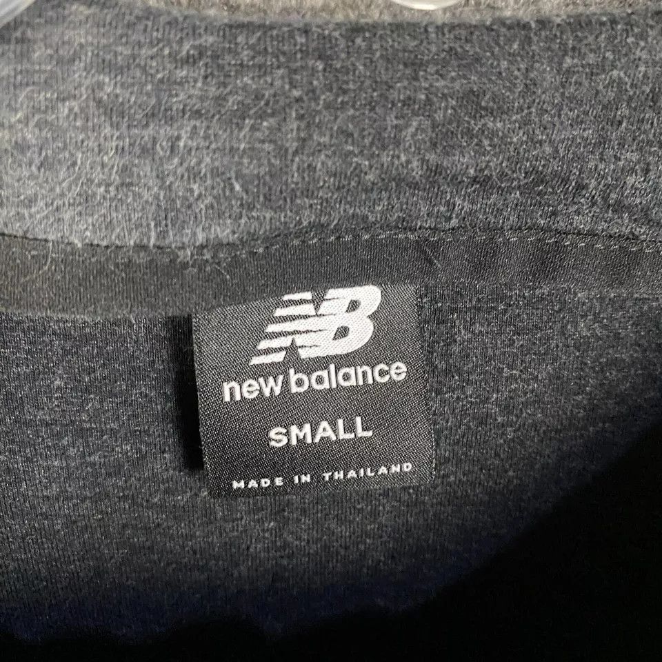 New Balance New Balance Sweatshirt Women's Small Pullover Gray Adults S Size S / US 4 / IT 40 - 2 Thumbnail