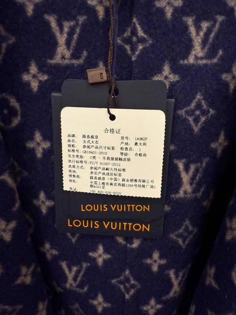 Louis Vuitton LOUIS VUITTON Short hooded cashmere coat with presbyopic fu Size 4XL / US 24-26 - 3 Thumbnail