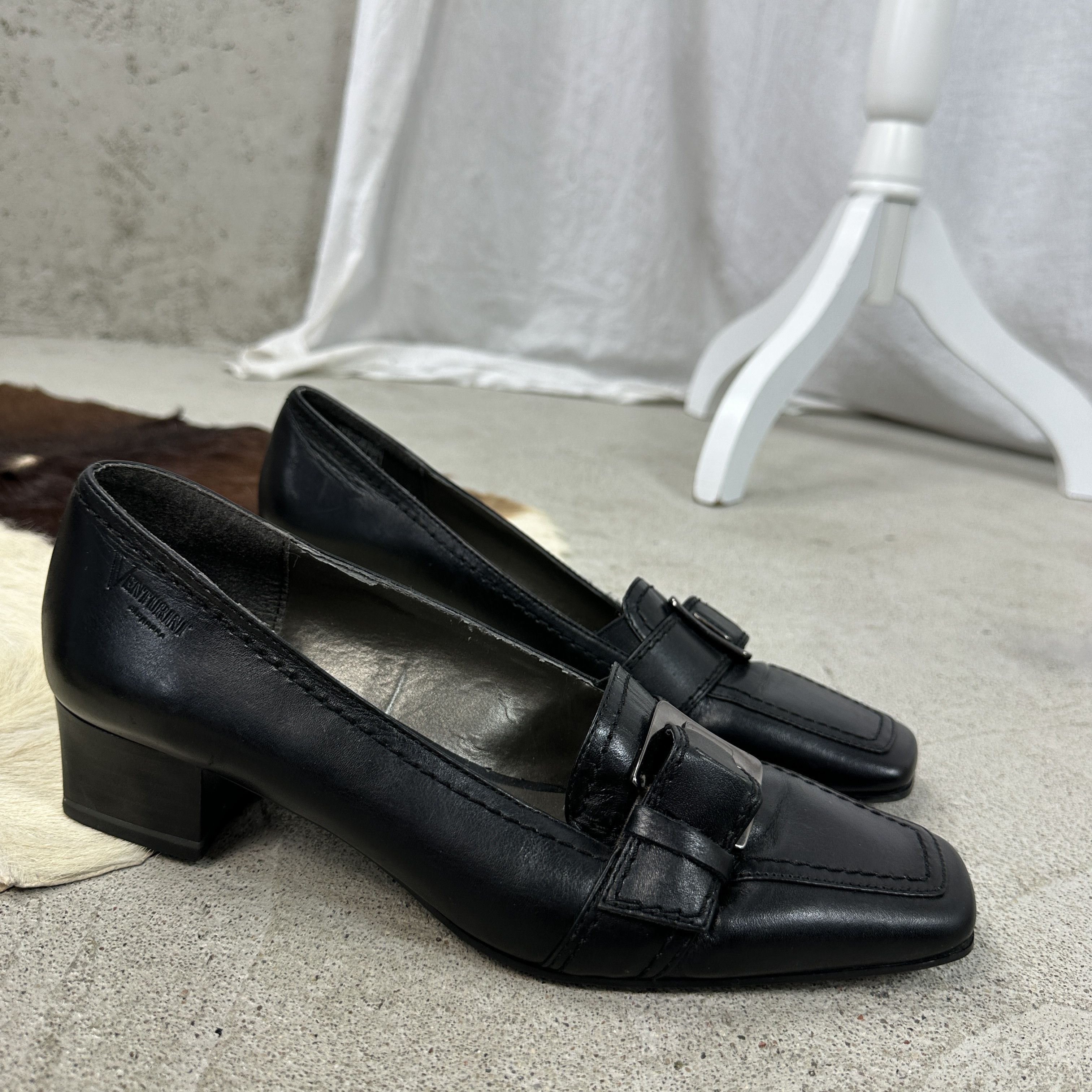 Vintage Vintage Avant Garde Leather 00s Buckled Moccasins Size US 10 / IT 40 - 2 Thumbnail