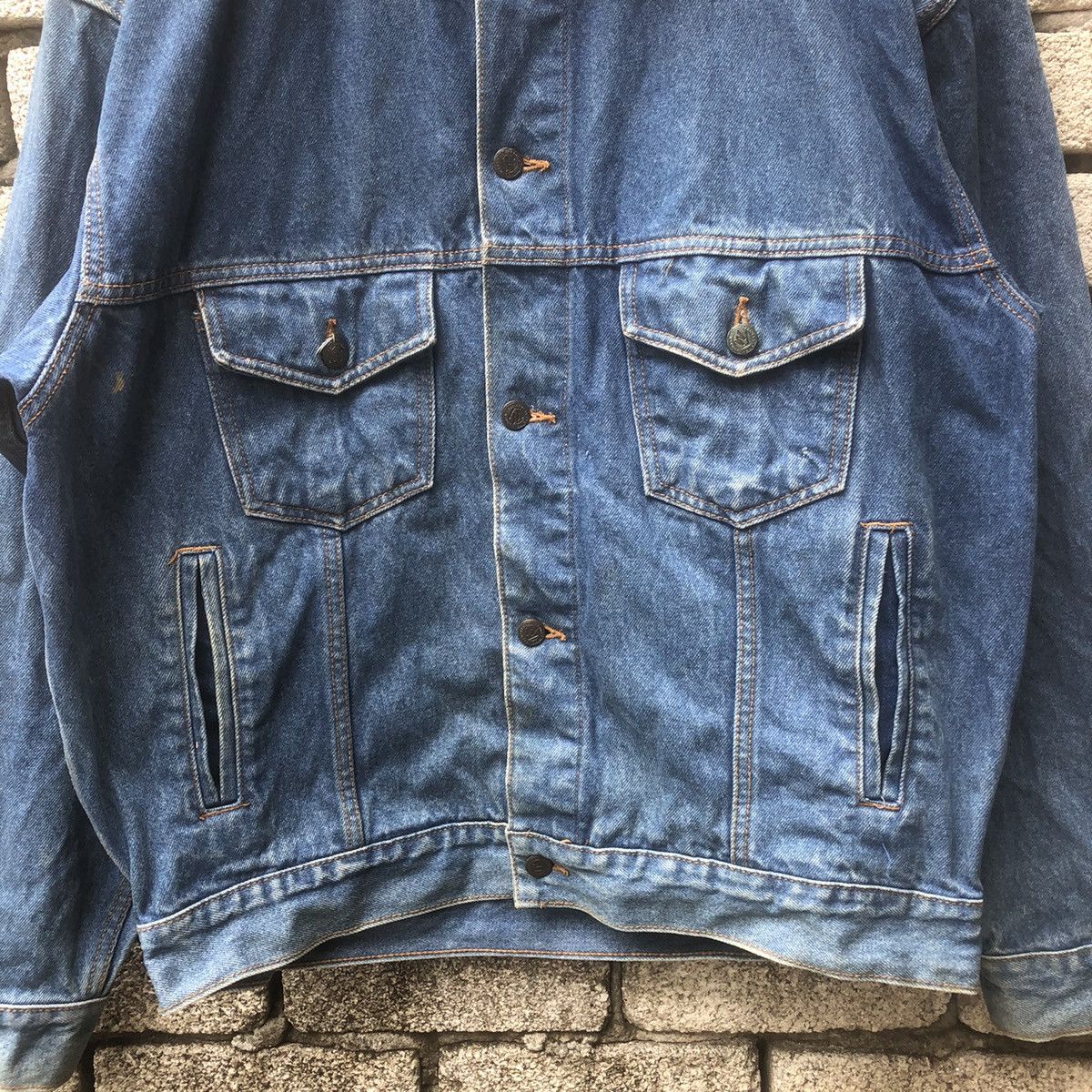 Marlboro × Vintage Vintage Marlboro Country Store Collar Denim Trucker Jacket Size US L / EU 52-54 / 3 - 3 Thumbnail